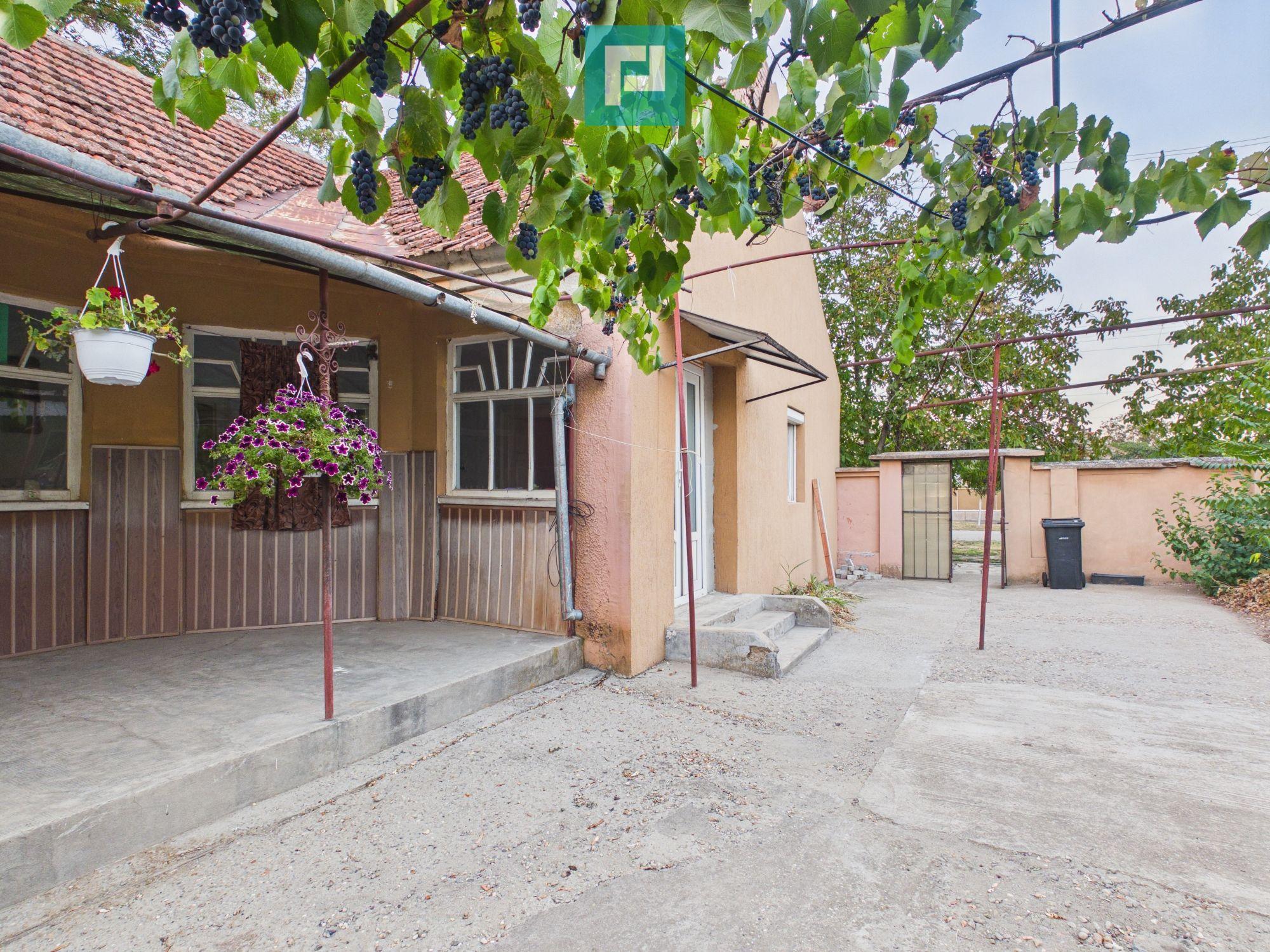 Casă 2 corpuri și 4 camere teren 1440 mp în Macea - 4