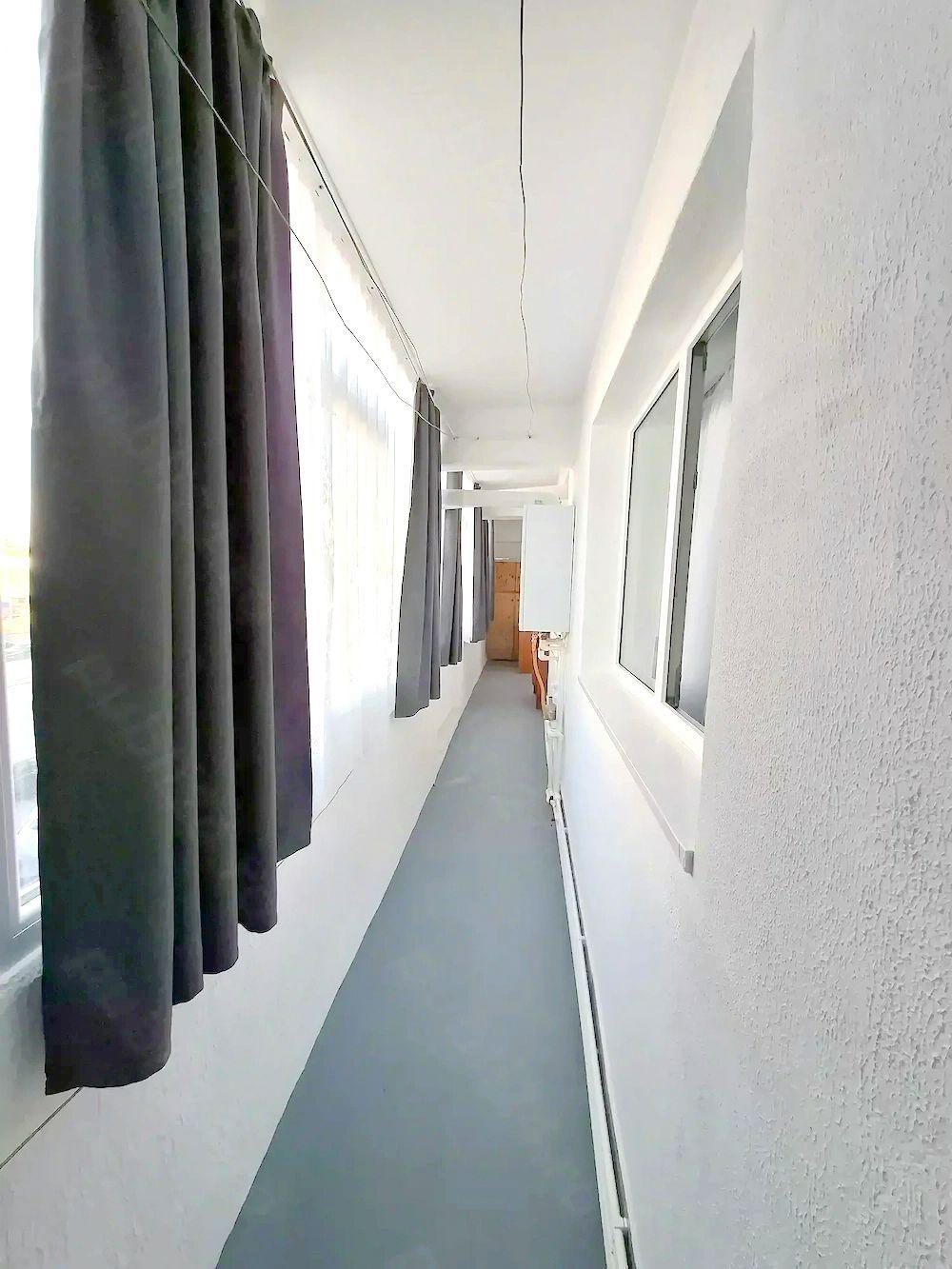 De inchiriat apartament cu 2 camere, zona Spitalul judetean, et. 2, 450 E - 5
