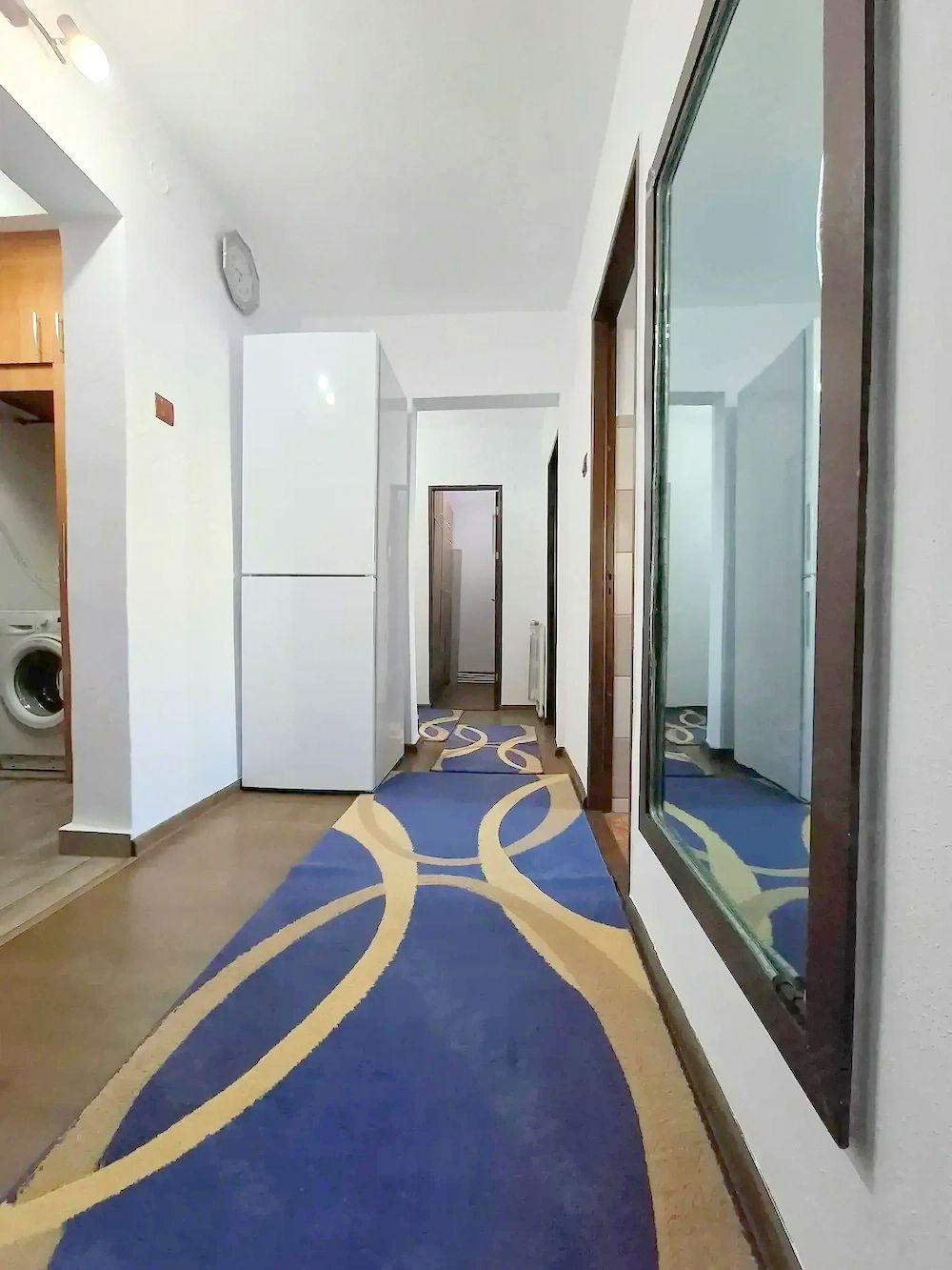 De inchiriat apartament cu 2 camere, zona Spitalul judetean, et. 2, 450 E - 6