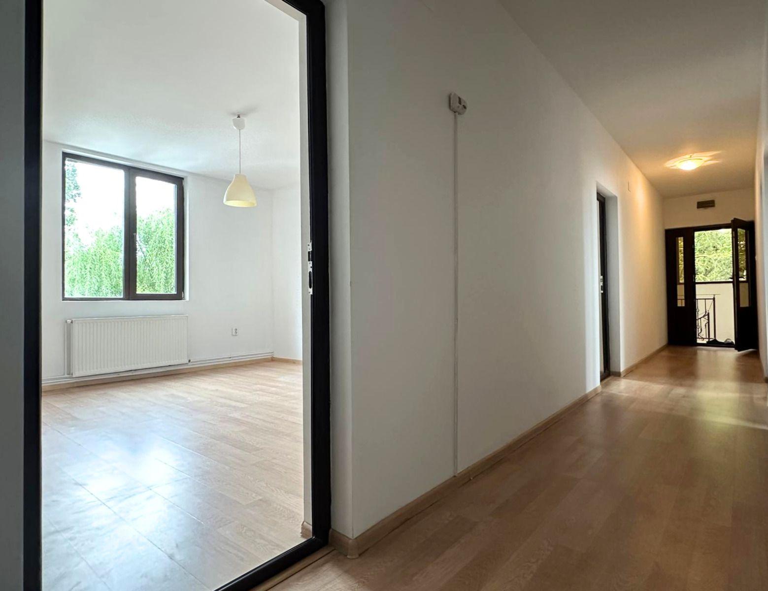 Inchiriere casă complet renovată cu 4 camere Băneasa, Sector 1 - 14