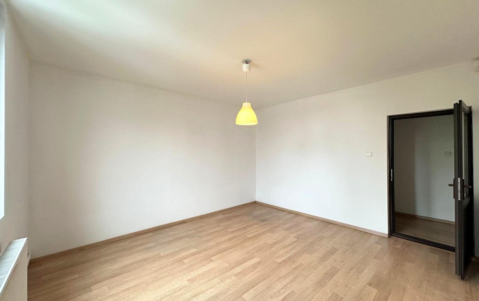 Inchiriere casă complet renovată cu 4 camere Băneasa, Sector 1 - 6