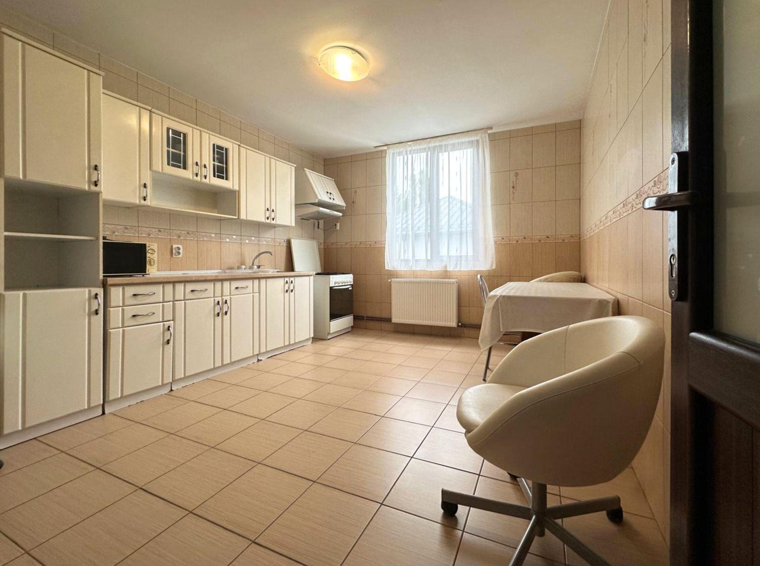 Inchiriere casă complet renovată cu 4 camere Băneasa, Sector 1 - 16