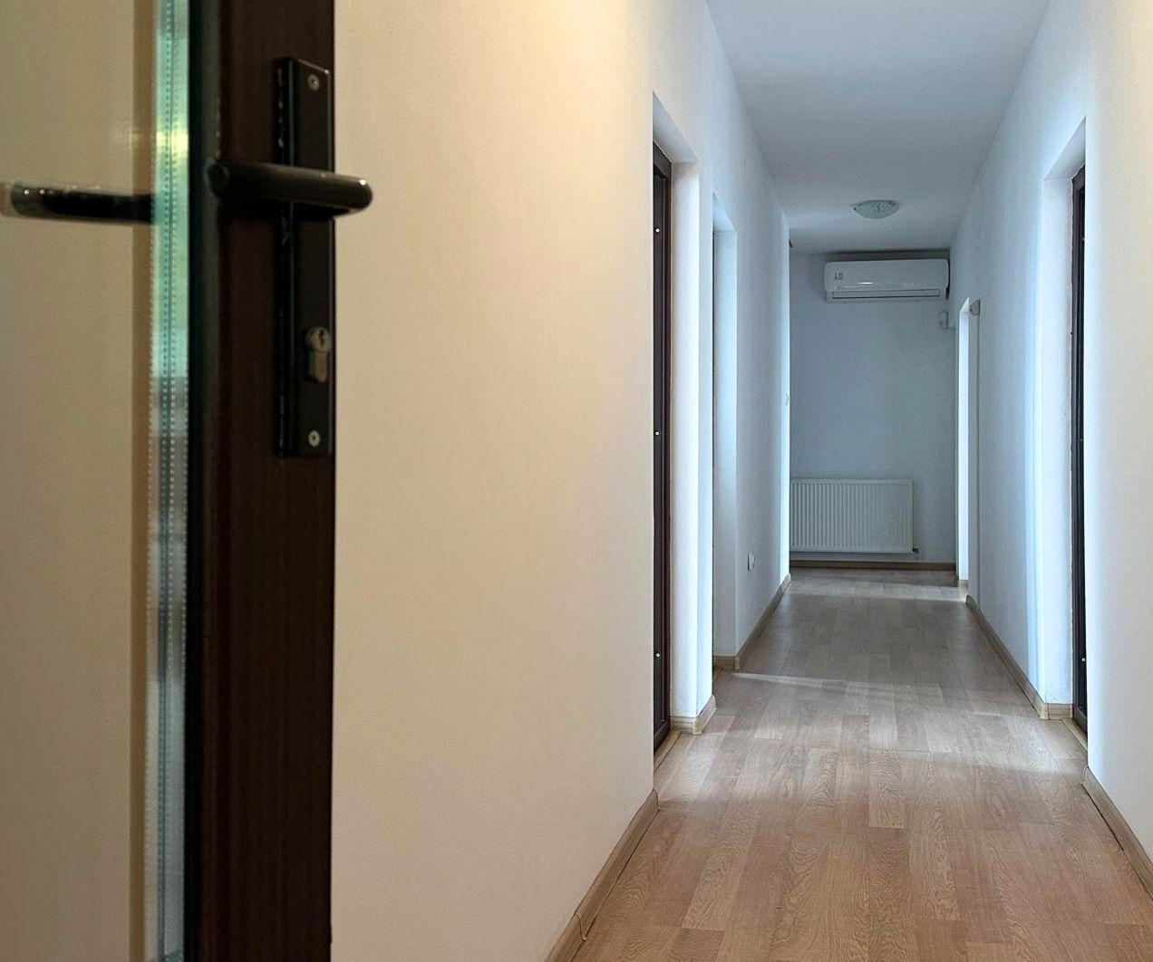 Inchiriere casă complet renovată cu 4 camere Băneasa, Sector 1 - 3