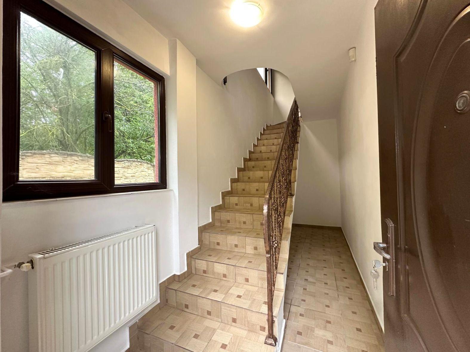 Inchiriere casă complet renovată cu 4 camere Băneasa, Sector 1 - 2