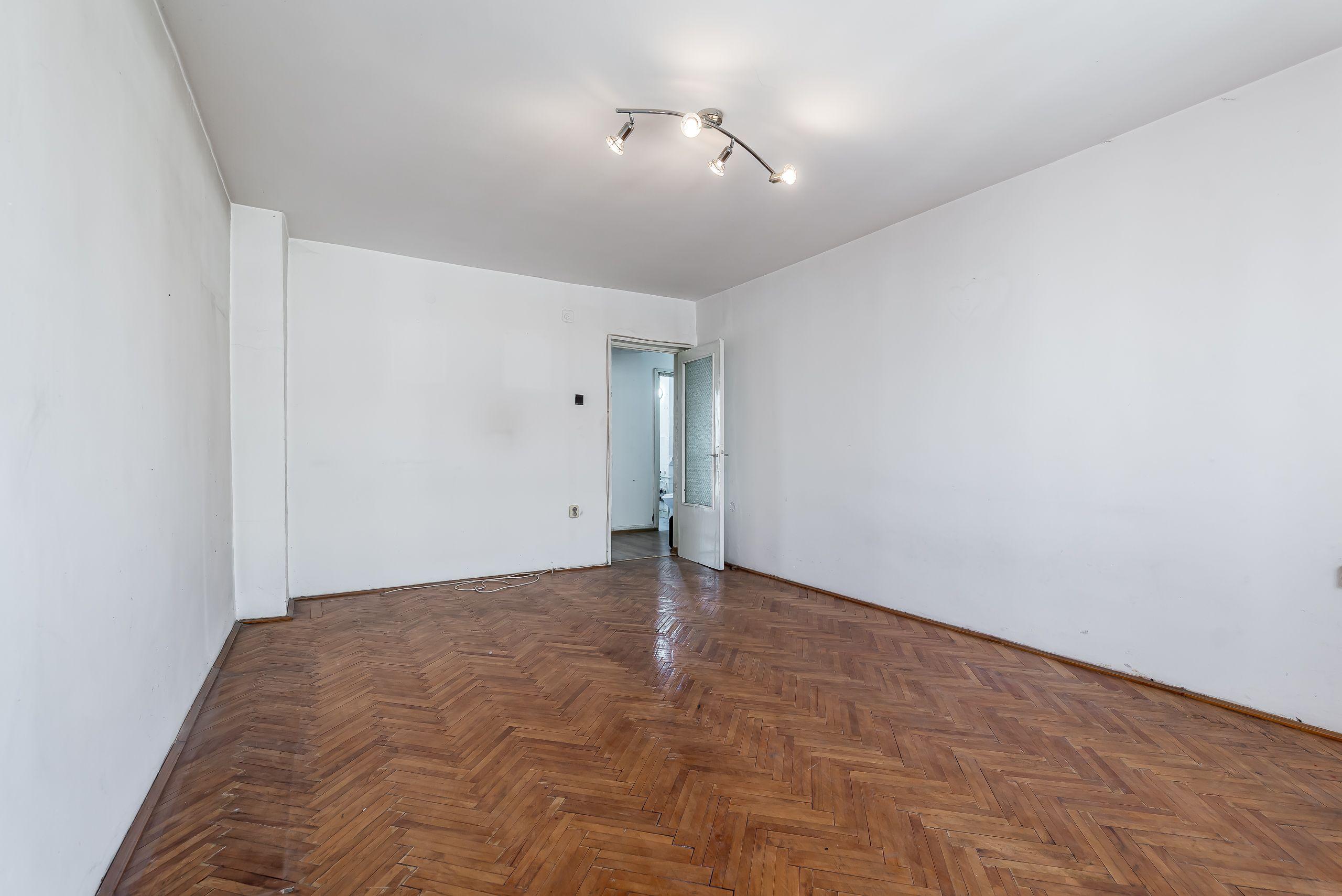 Apartament spatios cu 2 camere decomandat la etajul 3 Comision 0 - 7