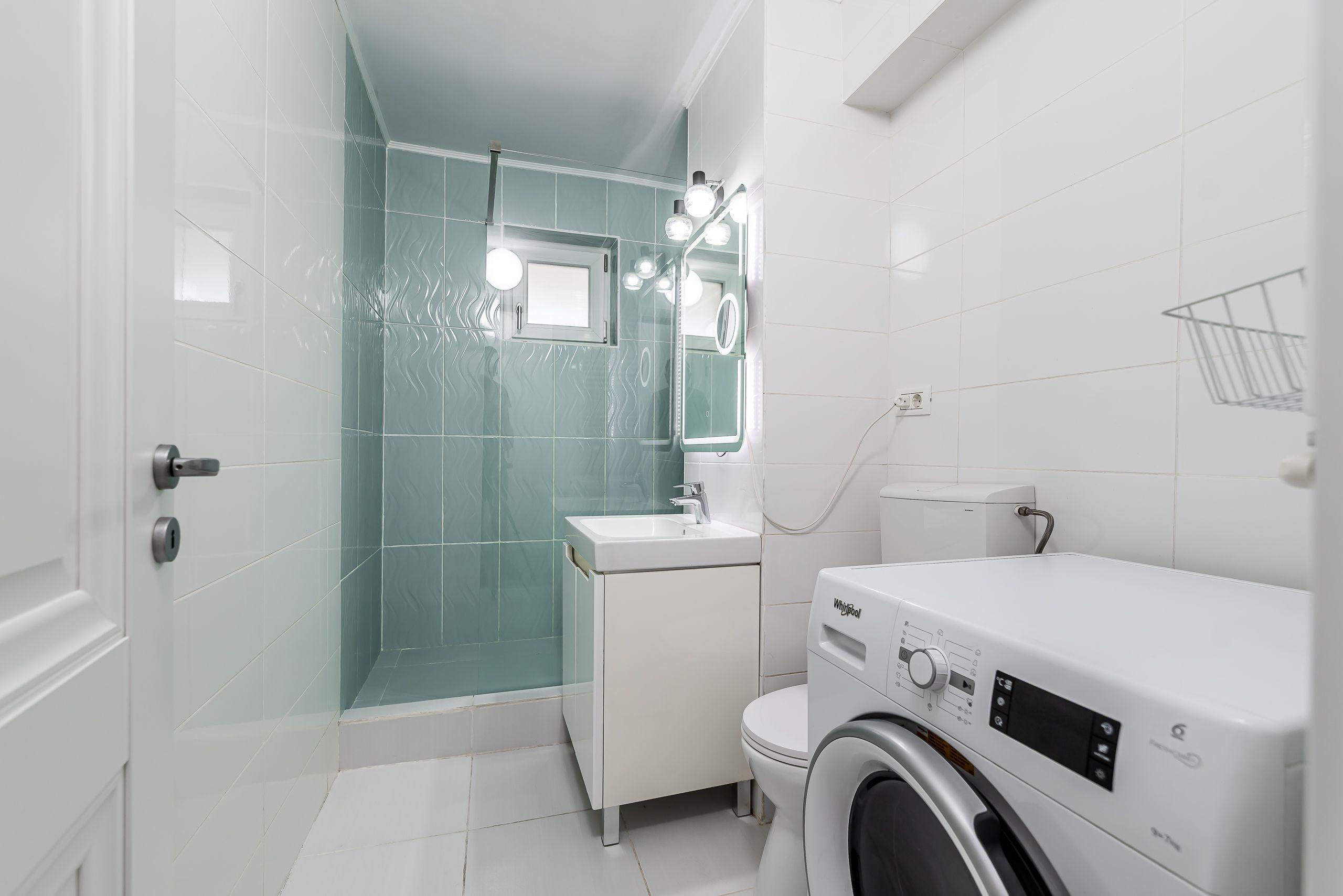 Apartament la cheie cu 2 camere decomandat central Comision 0 - 5