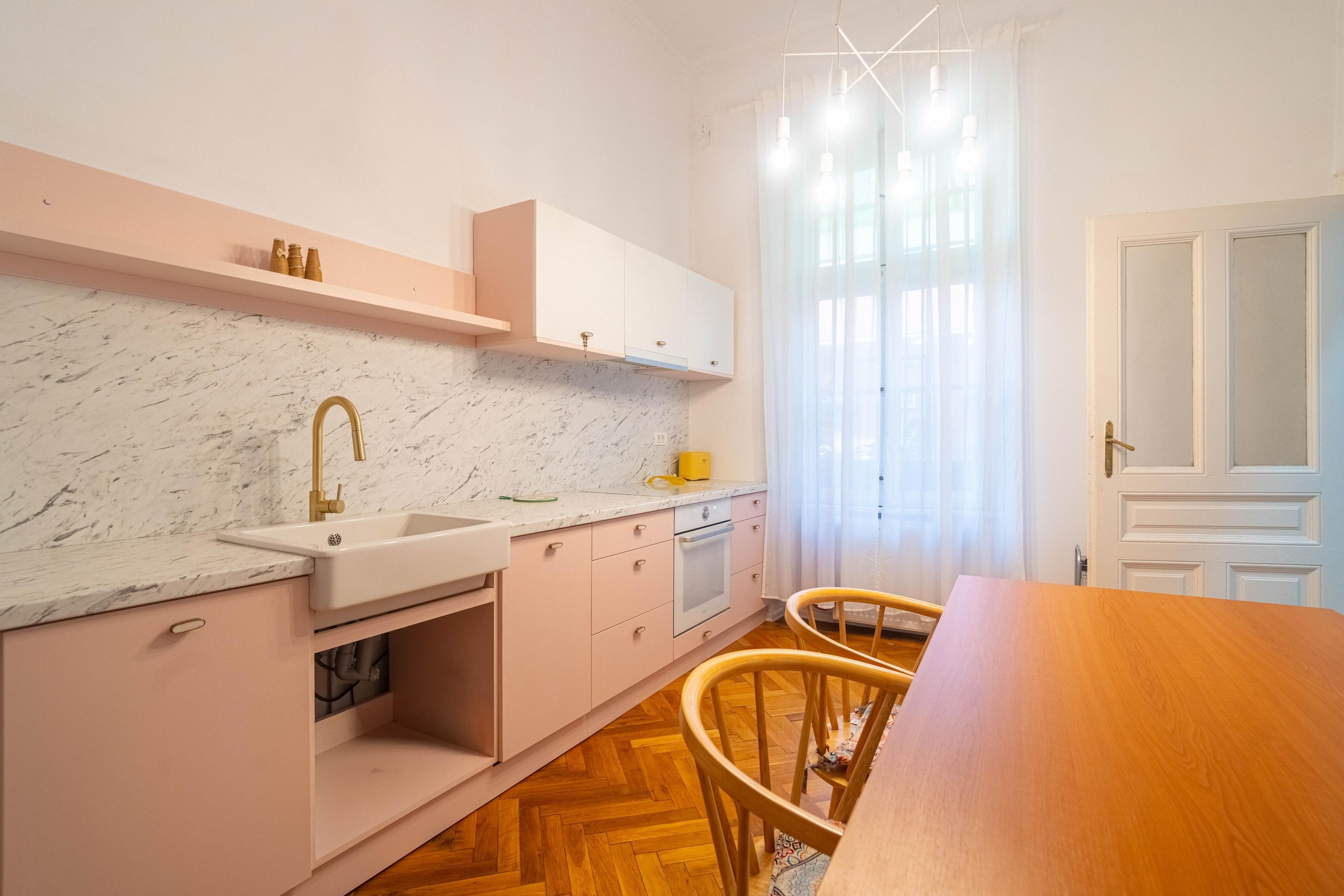 Închiriere apartament ultracentral cu parcare privată | 97 mp, - 4