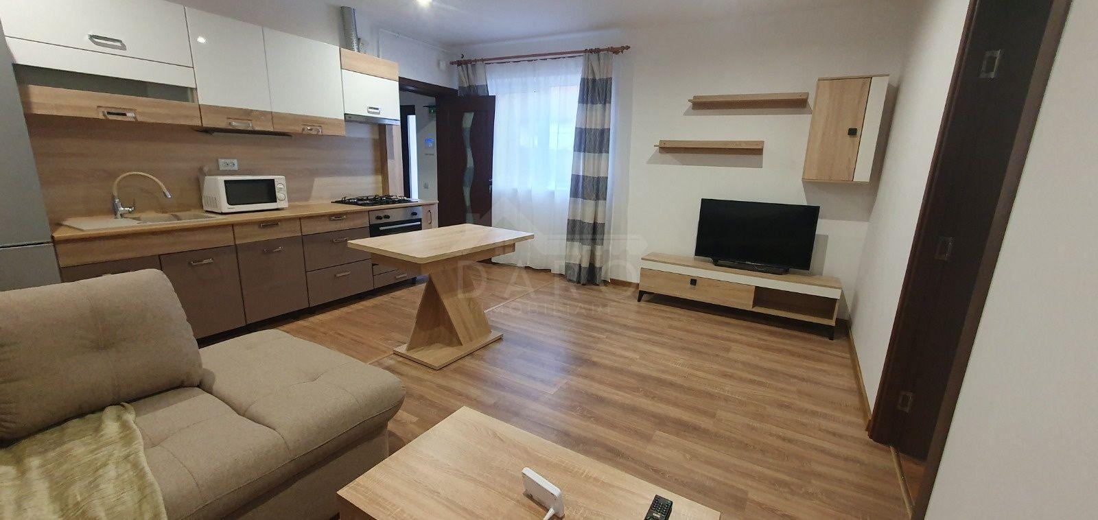 Inchiriez apartament cu doua camere, zona centrala - 2