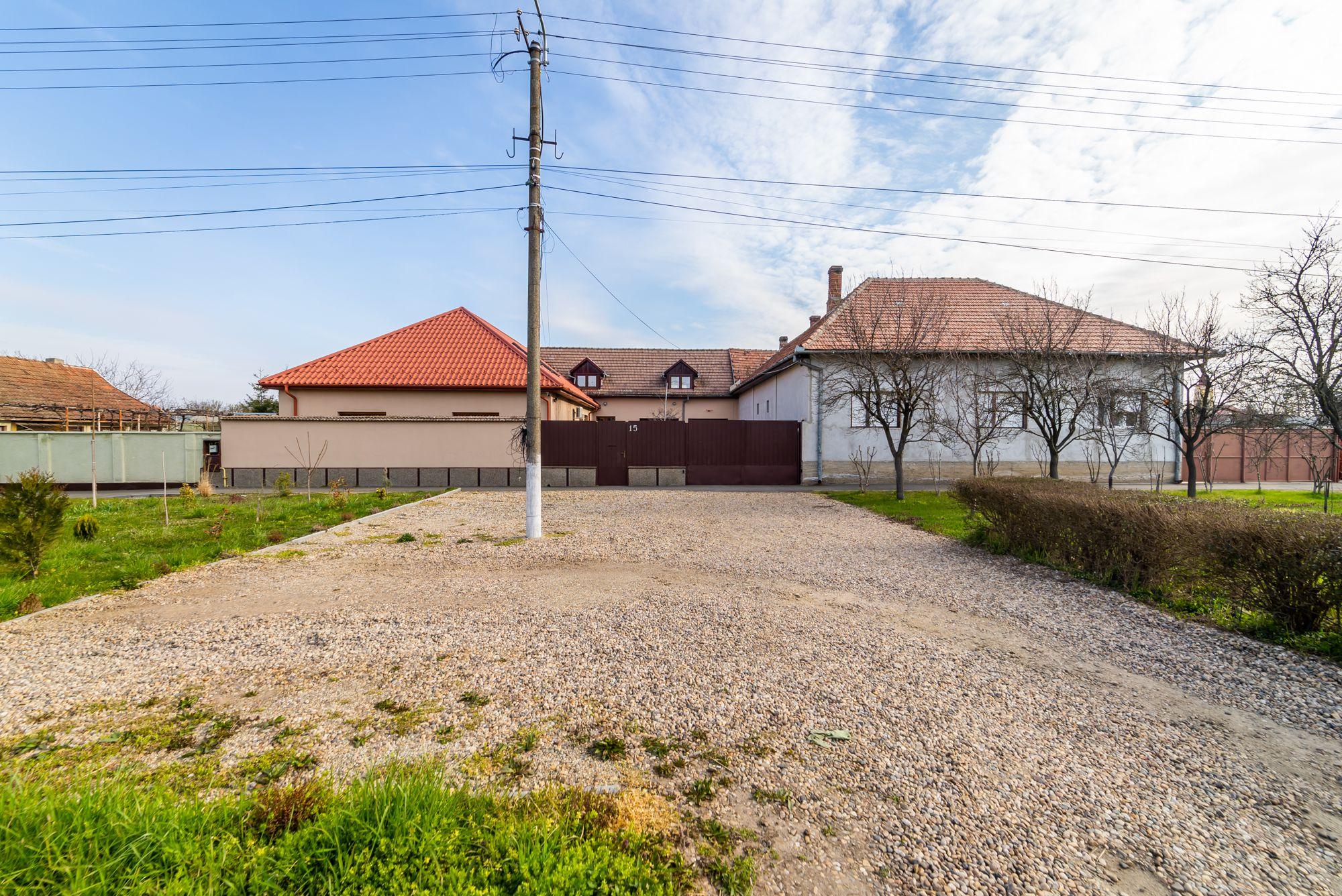 Vilă spațioasă pe teren de 1472 mp, Sânnicolau Mic - 30