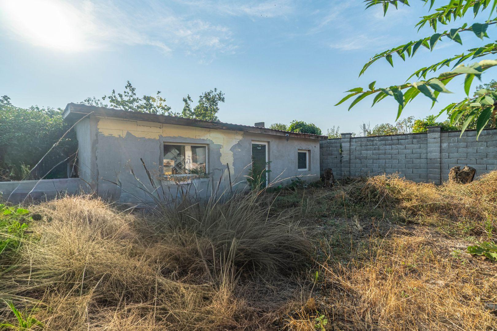 Casa 2 camere + Anexe - teren 648 mp - Alfa - COMISION 0 - 1