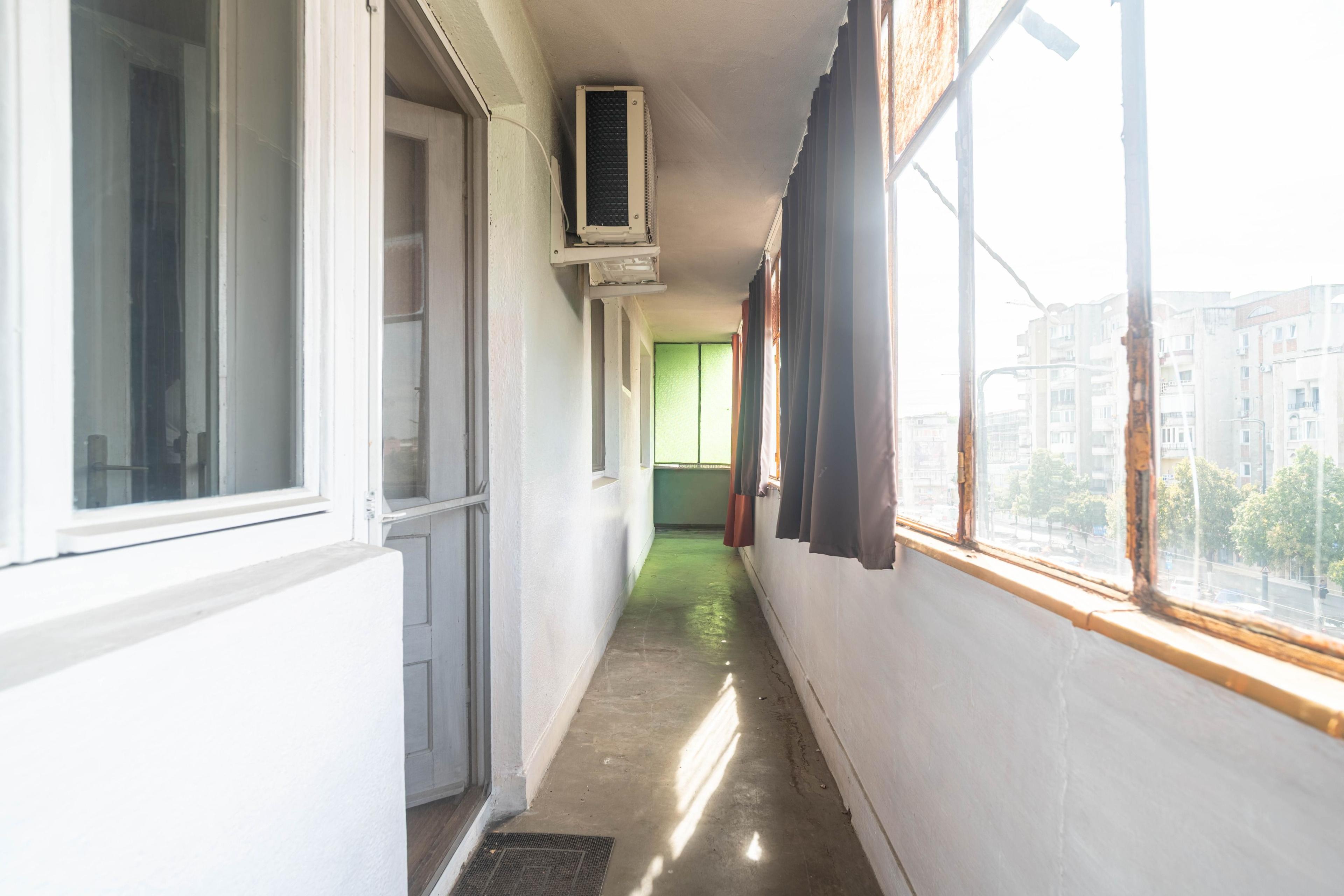 Apartament 3 camere - etaj 3 - bvd. Revolutiei - COMISION 0 - 5