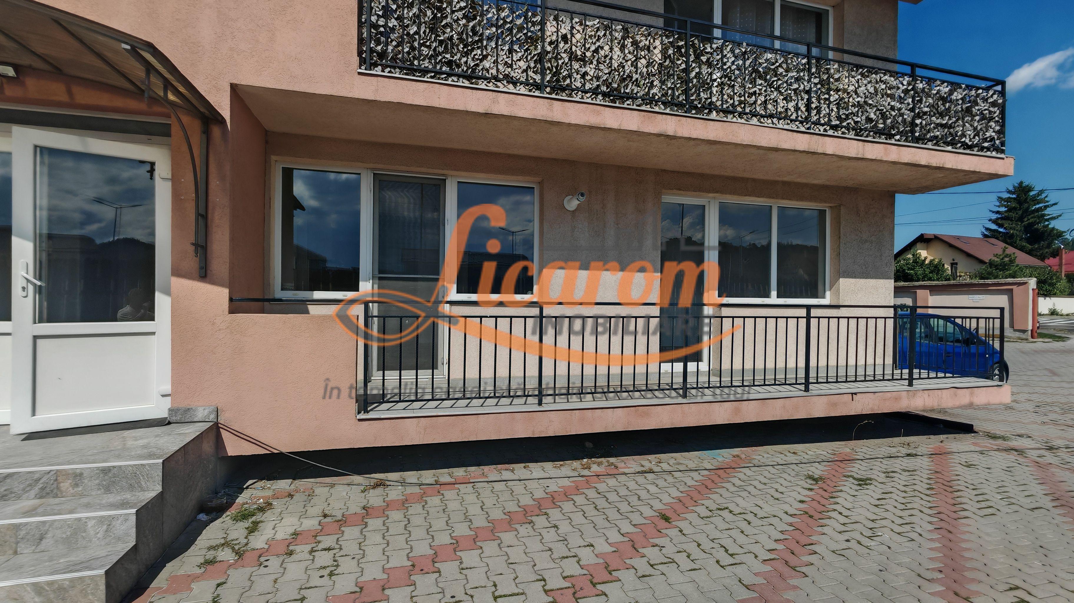 Apartament luminos 3 camere,Parter, parcare,Râșnov, Cartier Covaciu - 1