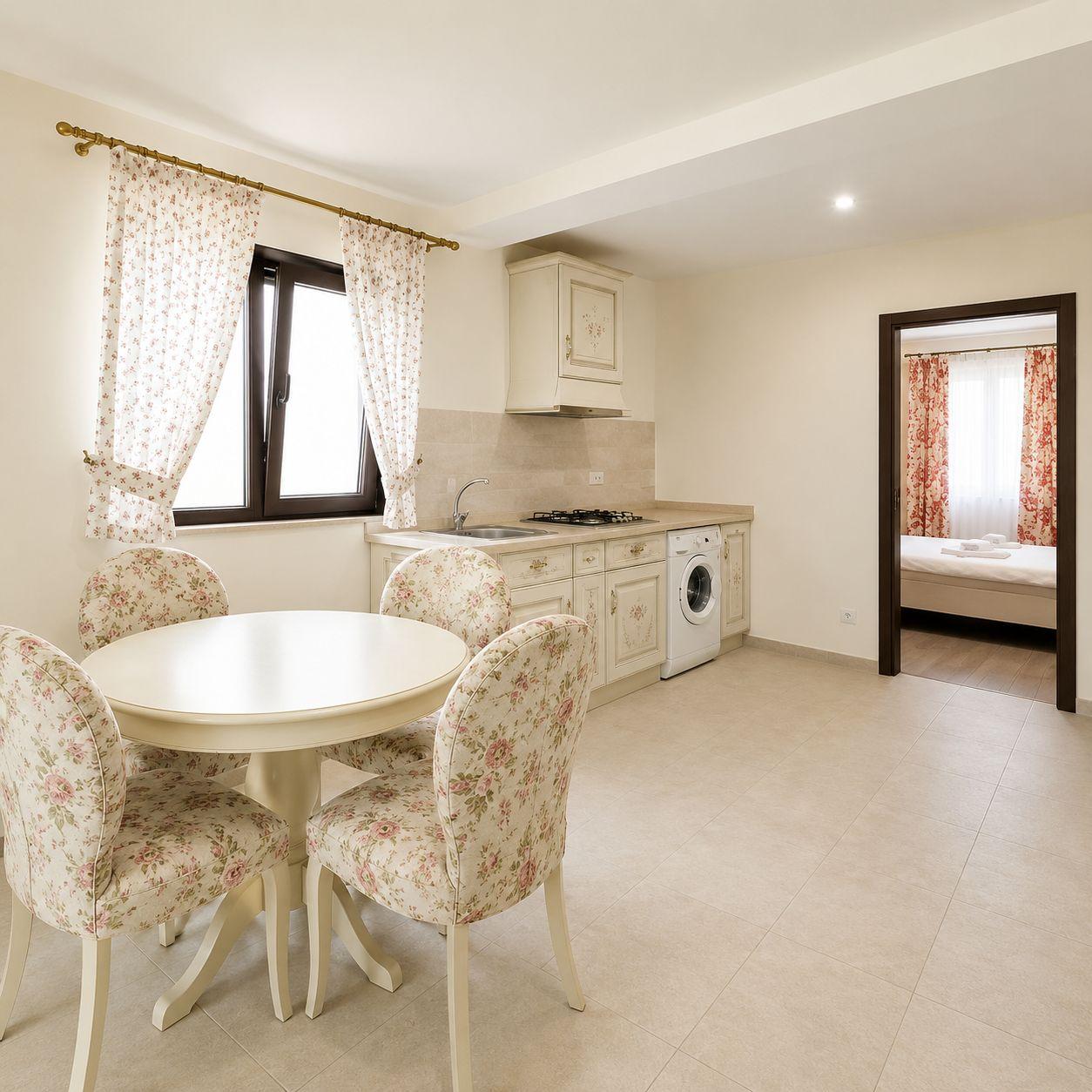 Apartament cu 2 camere la mansardă, complet mobilat și utilat - 1
