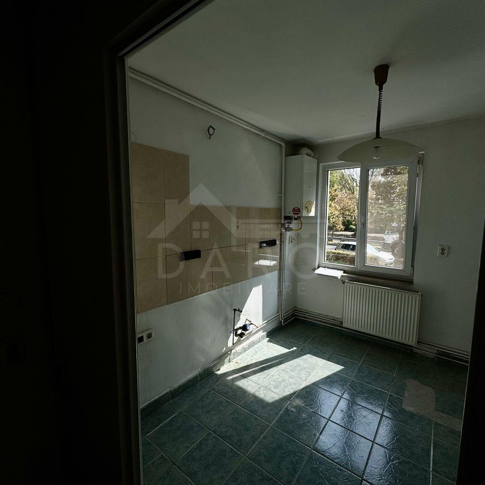 Apartamet 2 camere Aleea Mica etaj 1/3 - 2