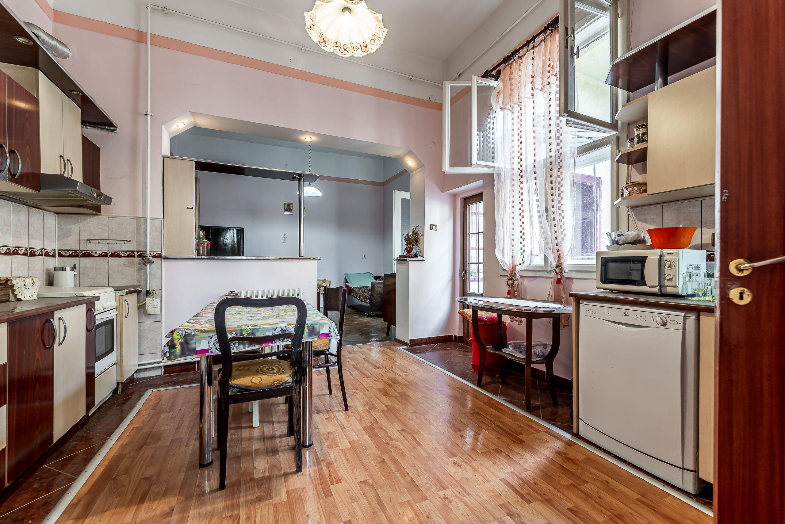 Apartament 3 camere, etaj 1, ultracentral (clădire cu 4 apartamente) - 9