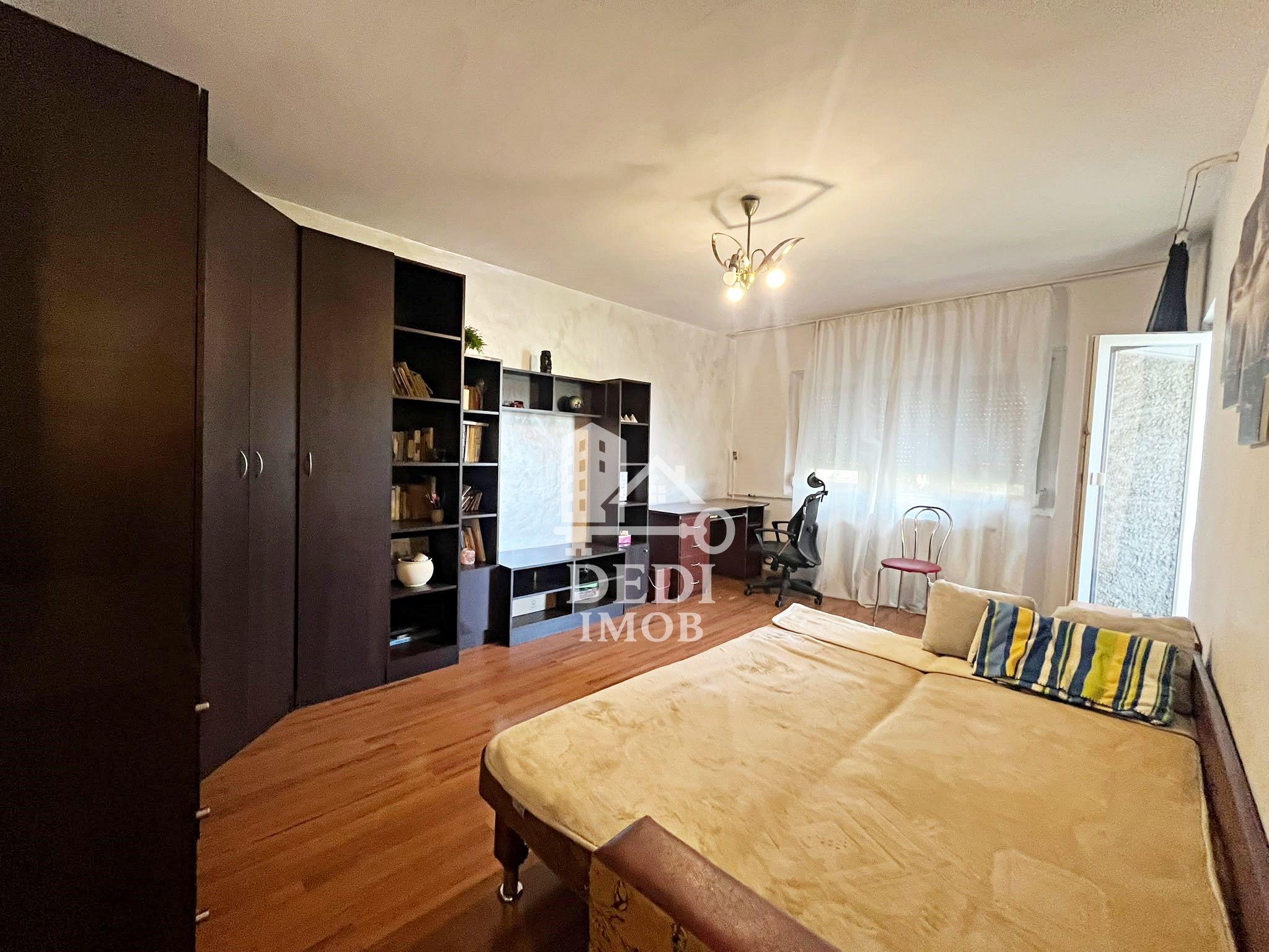 Apartament 2 camere de vanzare in zona Decebal, Oradea - 1