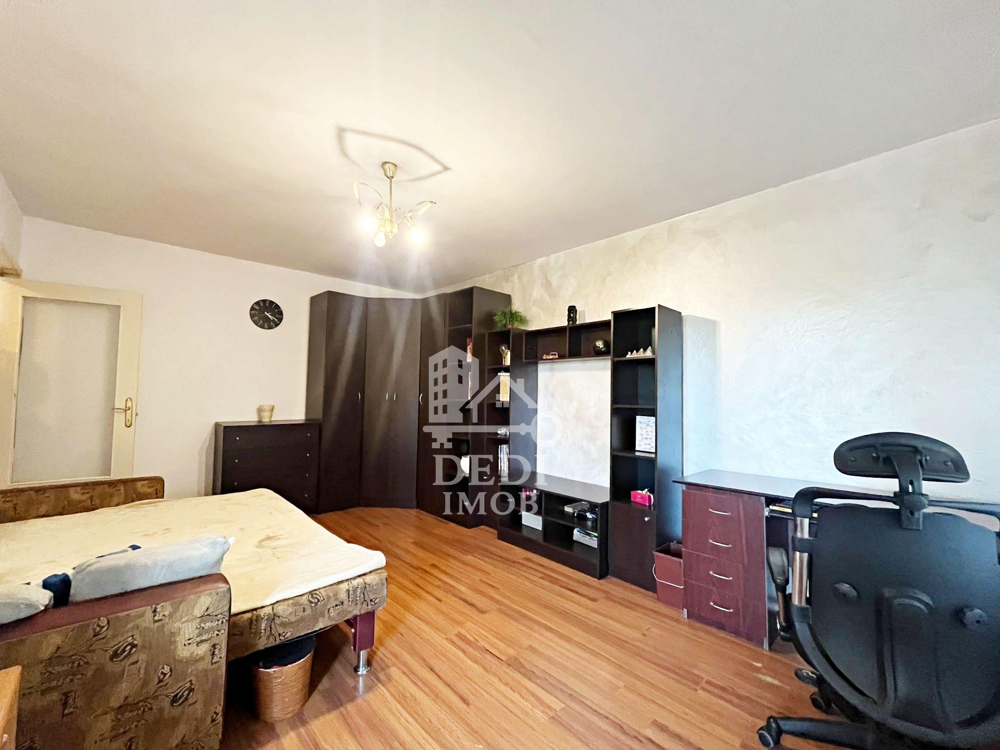Apartament 2 camere de vanzare in zona Decebal, Oradea - 2