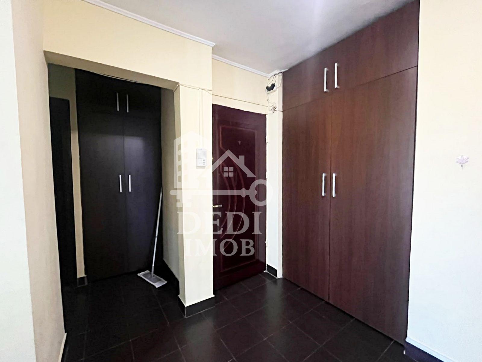 Apartament 3 camere de vanzare in zona Rogerius, Oradea - 3