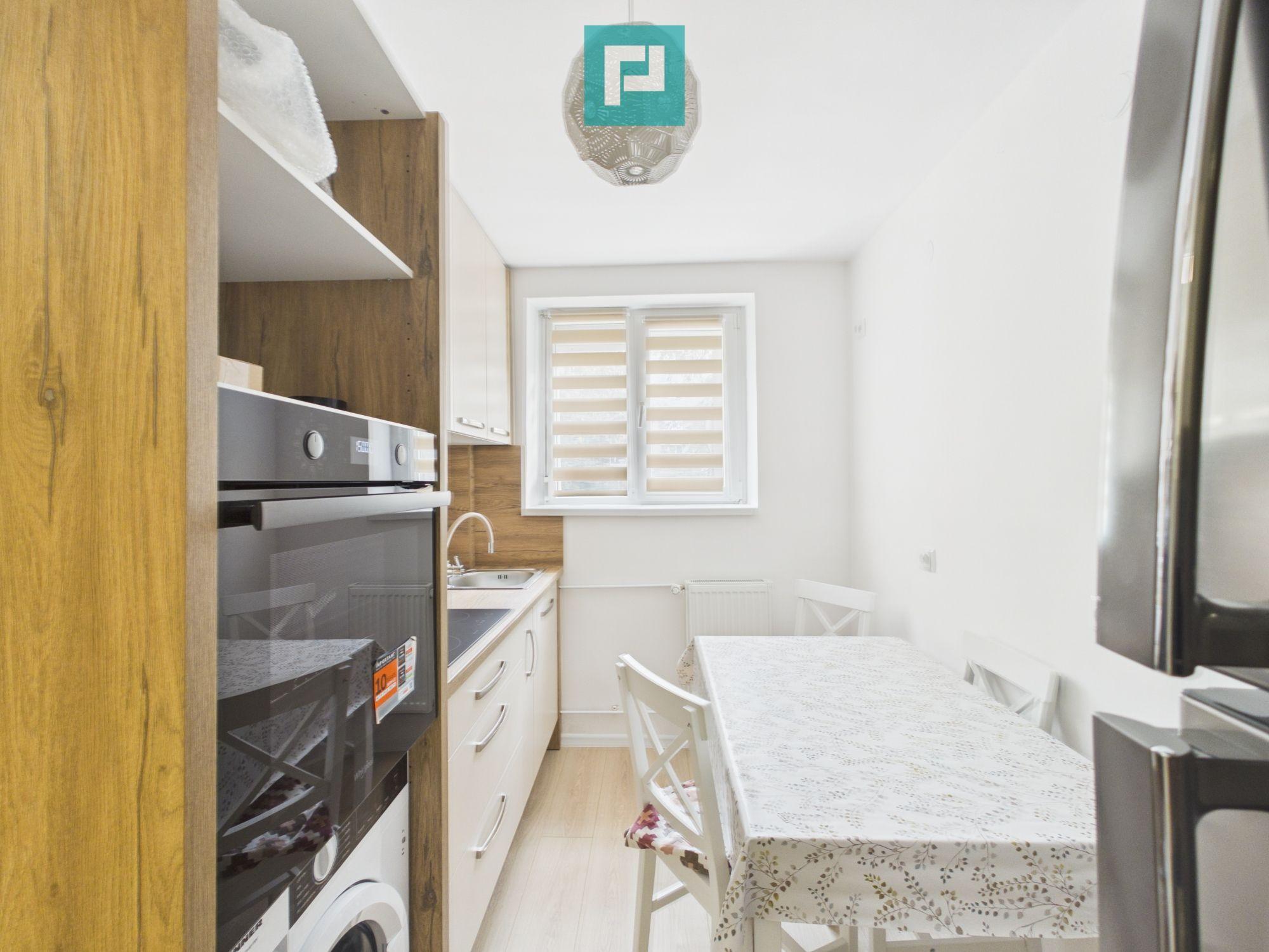 **APARTAMENT PREMIUM • 2 CAMERE • ZONĂ CENTRALĂ • - 4