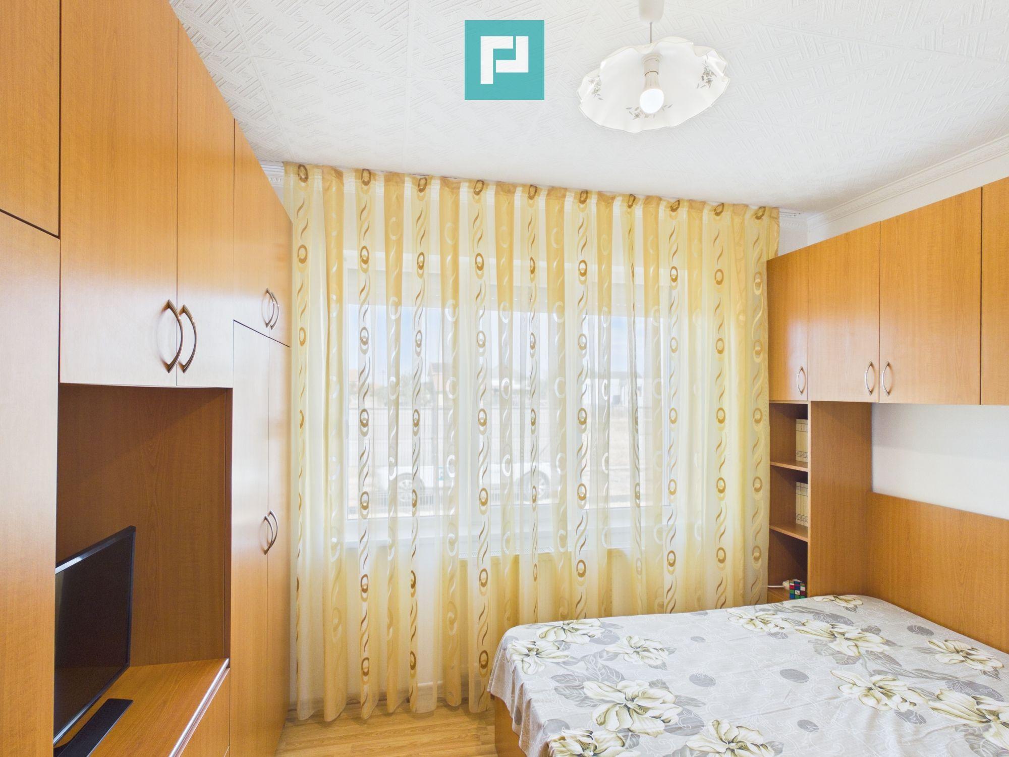Casă renovată cu curte mare de închiriat în Rontău - 6