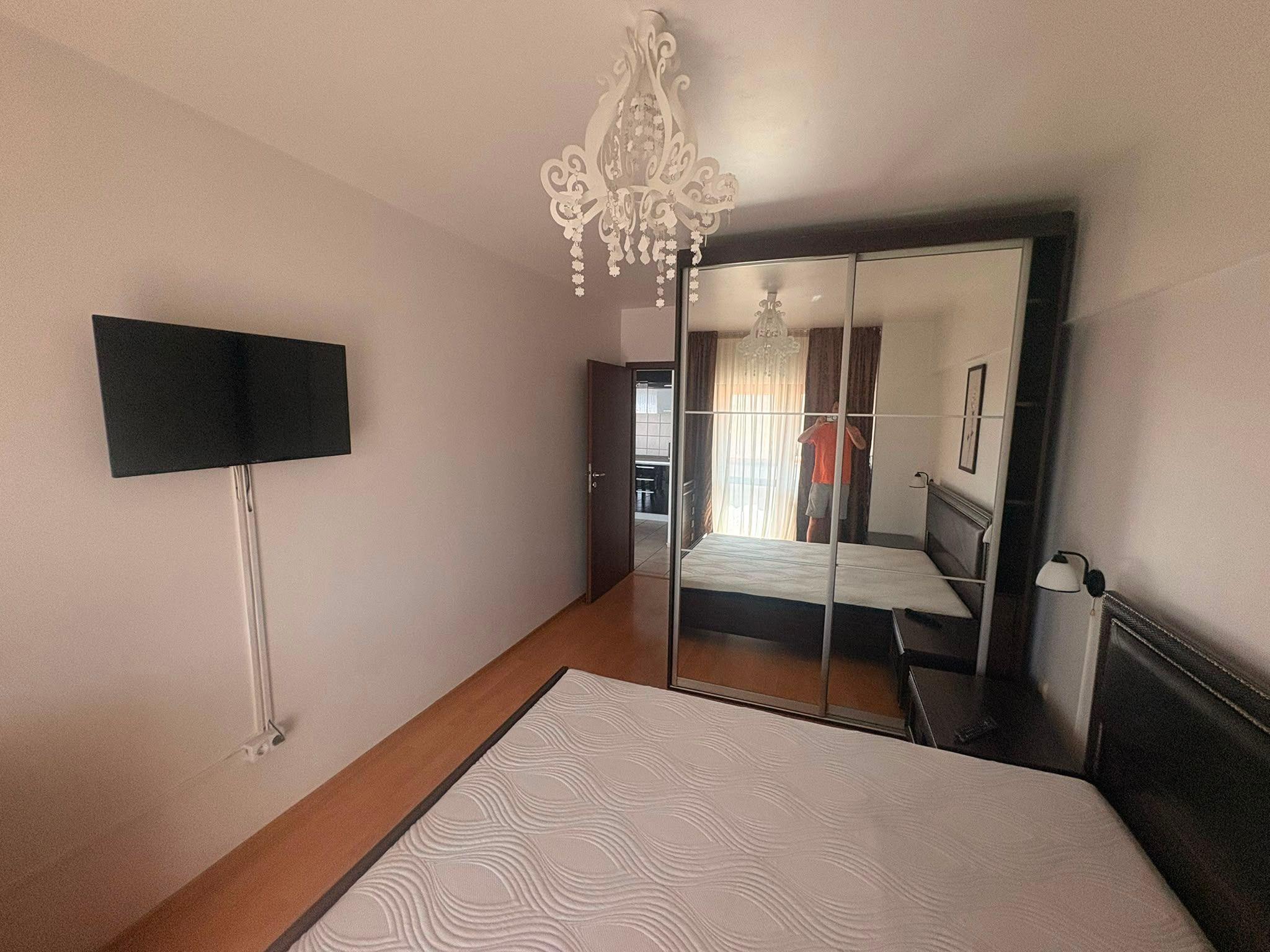 De inchiriat apartament cu 2 camere bloc Privilege, et. 1, 500 E - 8