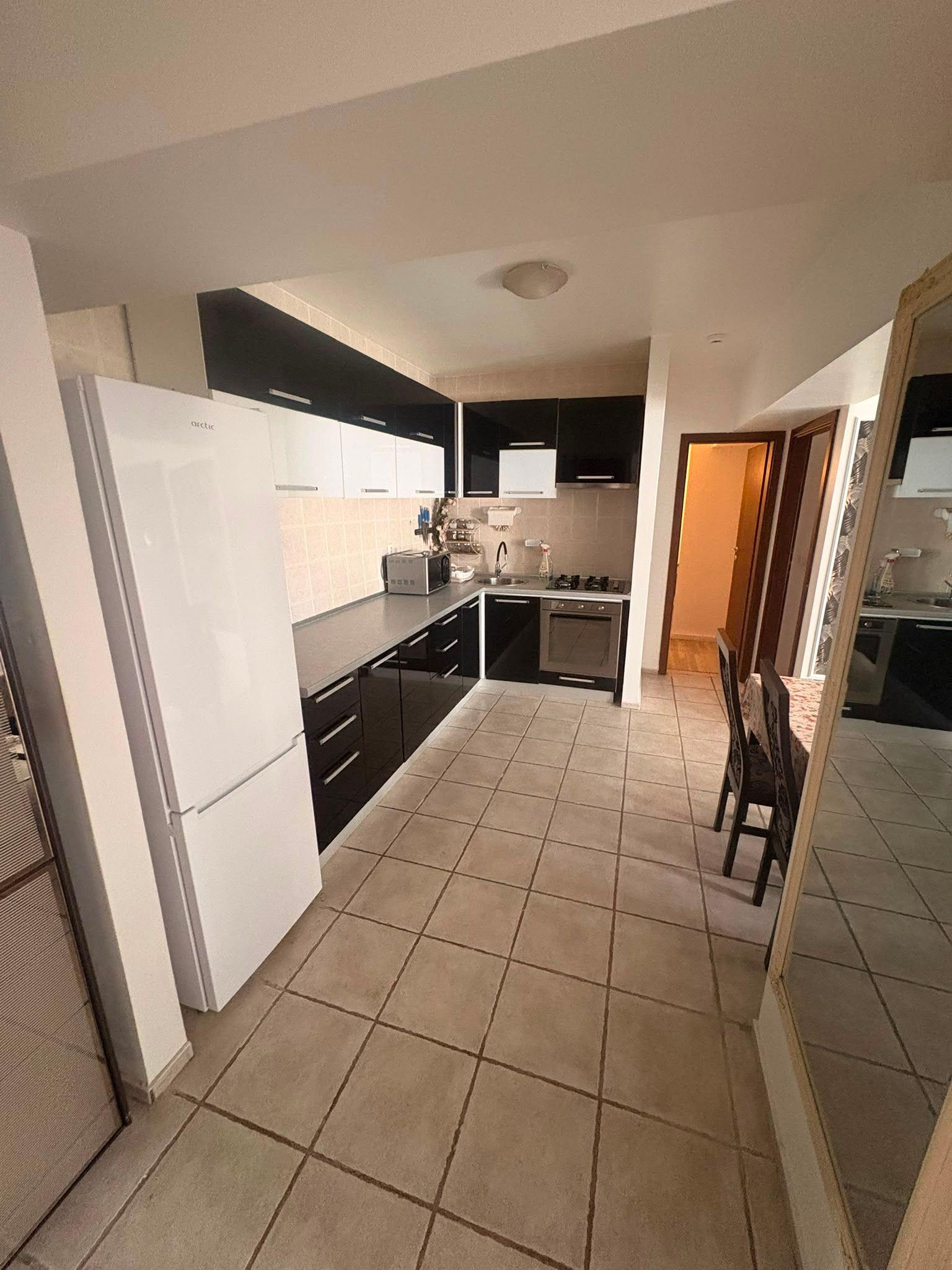 De inchiriat apartament cu 2 camere bloc Privilege, et. 1, 500 E - 5
