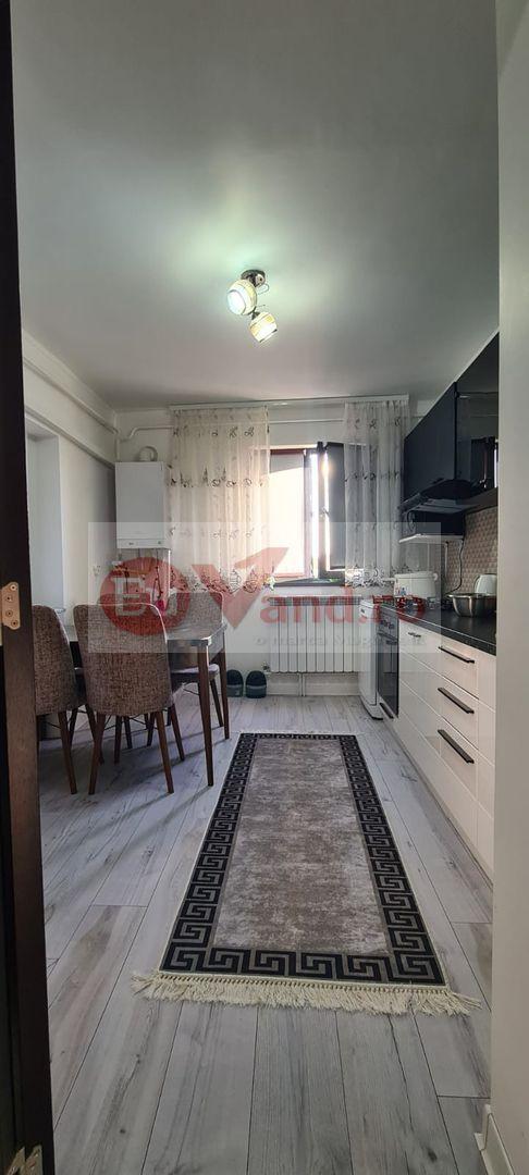 De vanzare apartament cu 3 camere, Piata Centrala, et. 3, 105.000 euro - 4