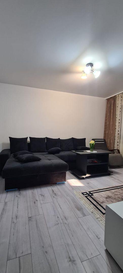 De vanzare apartament cu 3 camere, Piata Centrala, et. 3, 105.000 euro - 3