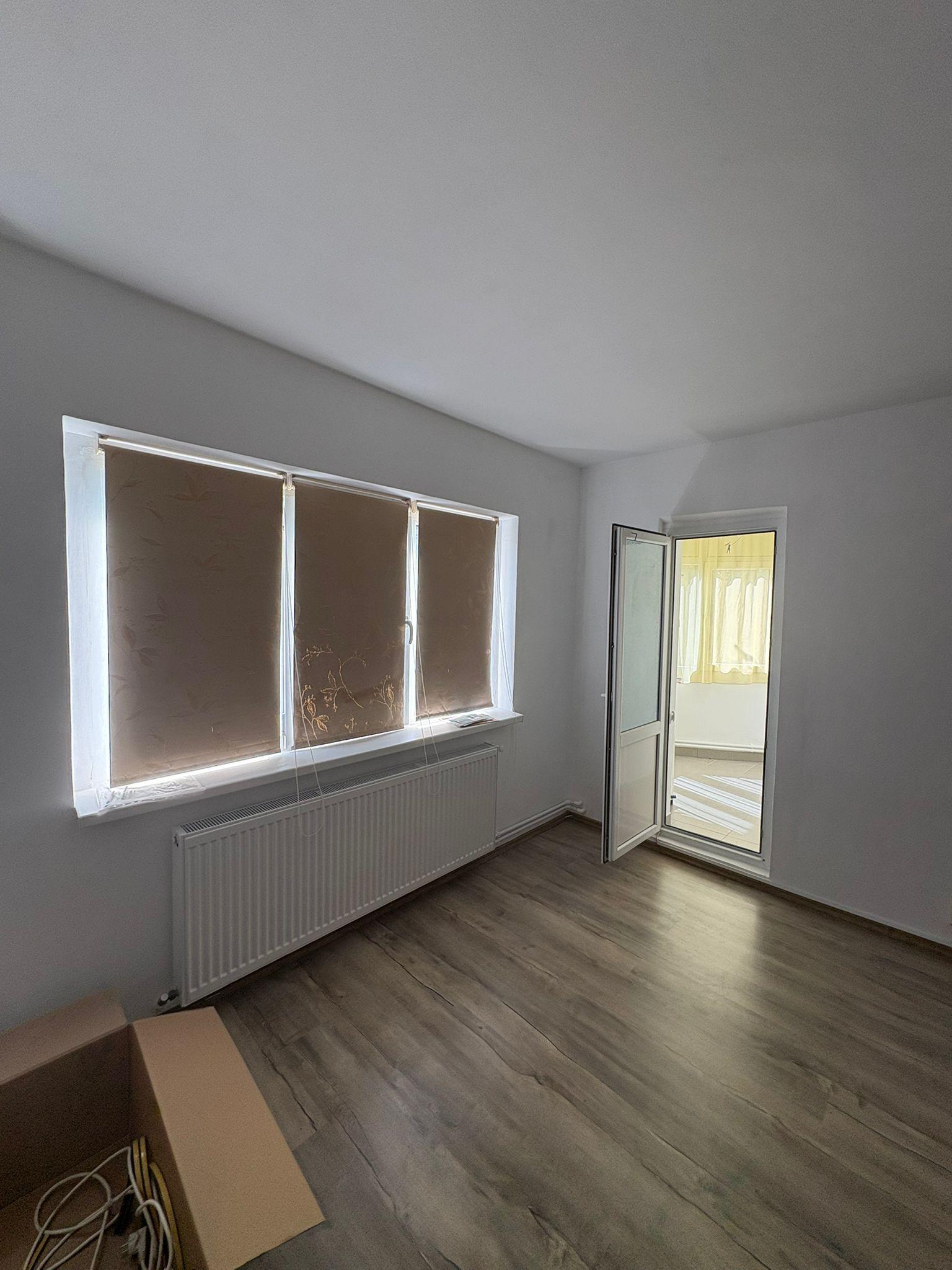 De inchiriat apartament cu 2 camere nemobilat, I. C. Frimu, etaj 3, 300 Eur - 1