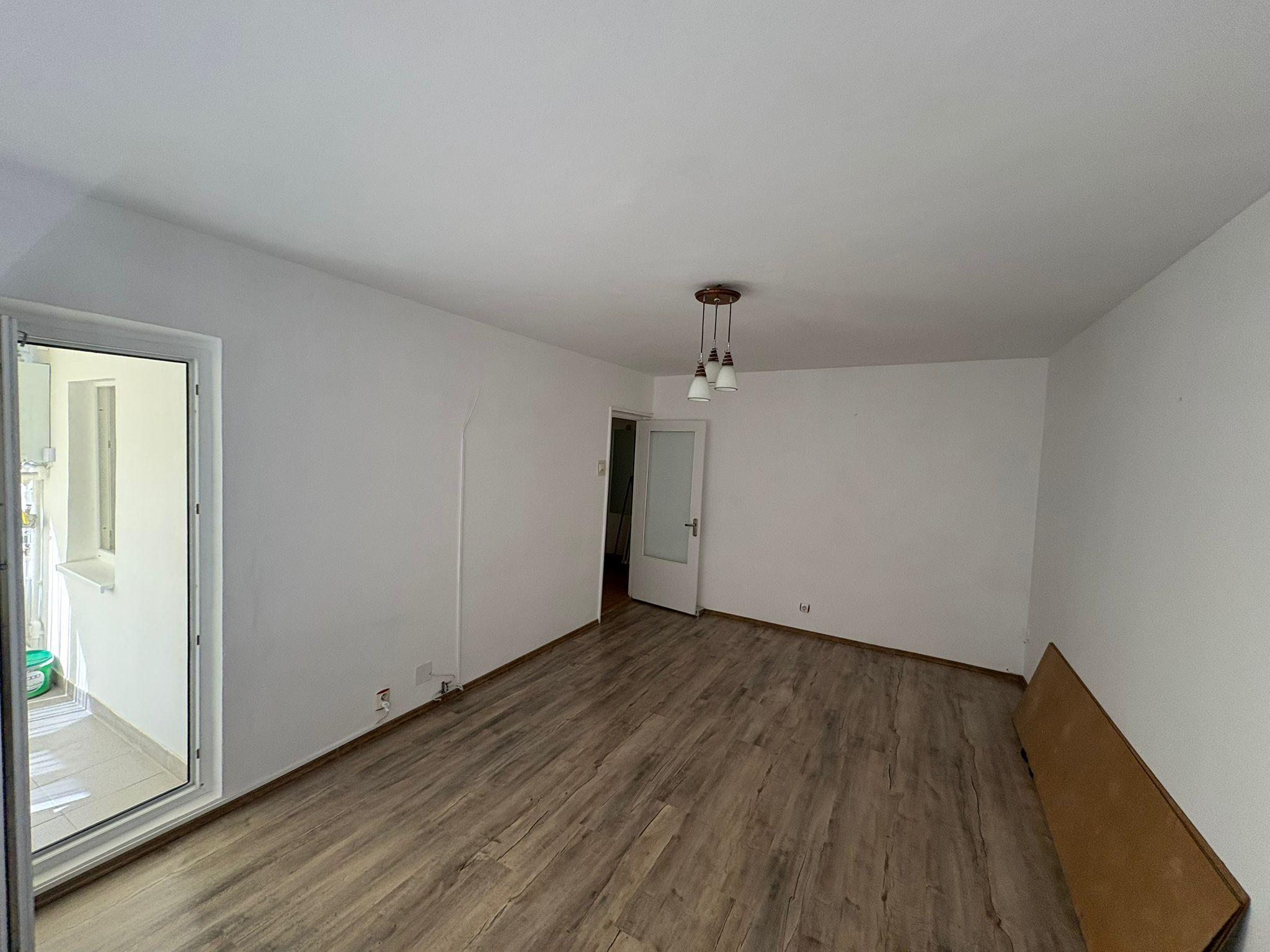 De inchiriat apartament cu 2 camere nemobilat, I. C. Frimu, etaj 3, 300 Eur - 5