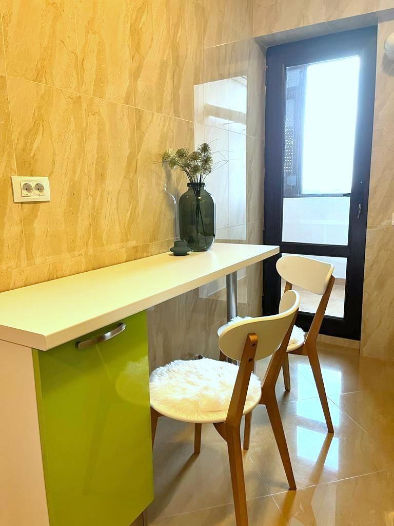 De inchiriat apartament cu o camera Italian Residence, et. 5, 420 euro - 1