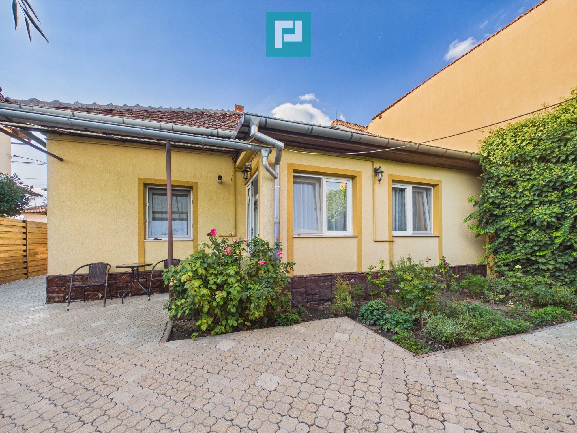 Casă cu 2 apartamente în Grădiște