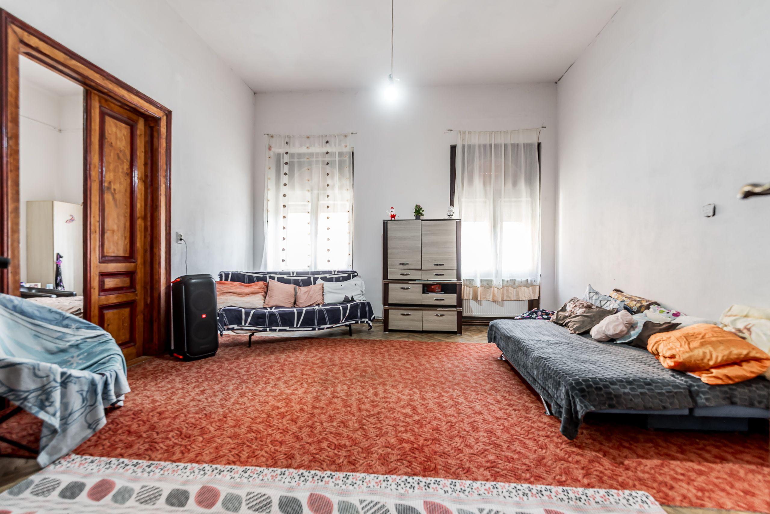 Apartament cu 2 camere la parter in Piata Catedralei Comision 0 - 2