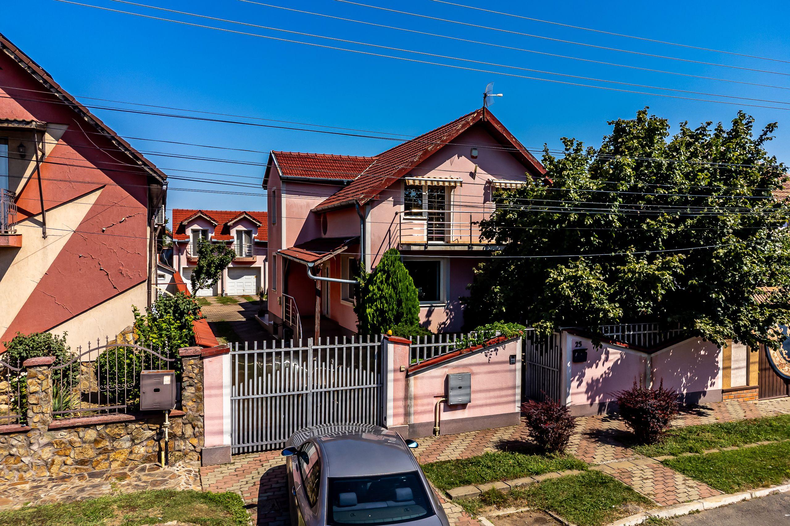 Vilă cu 6 camere în zona rezidențială - Poltura - 3