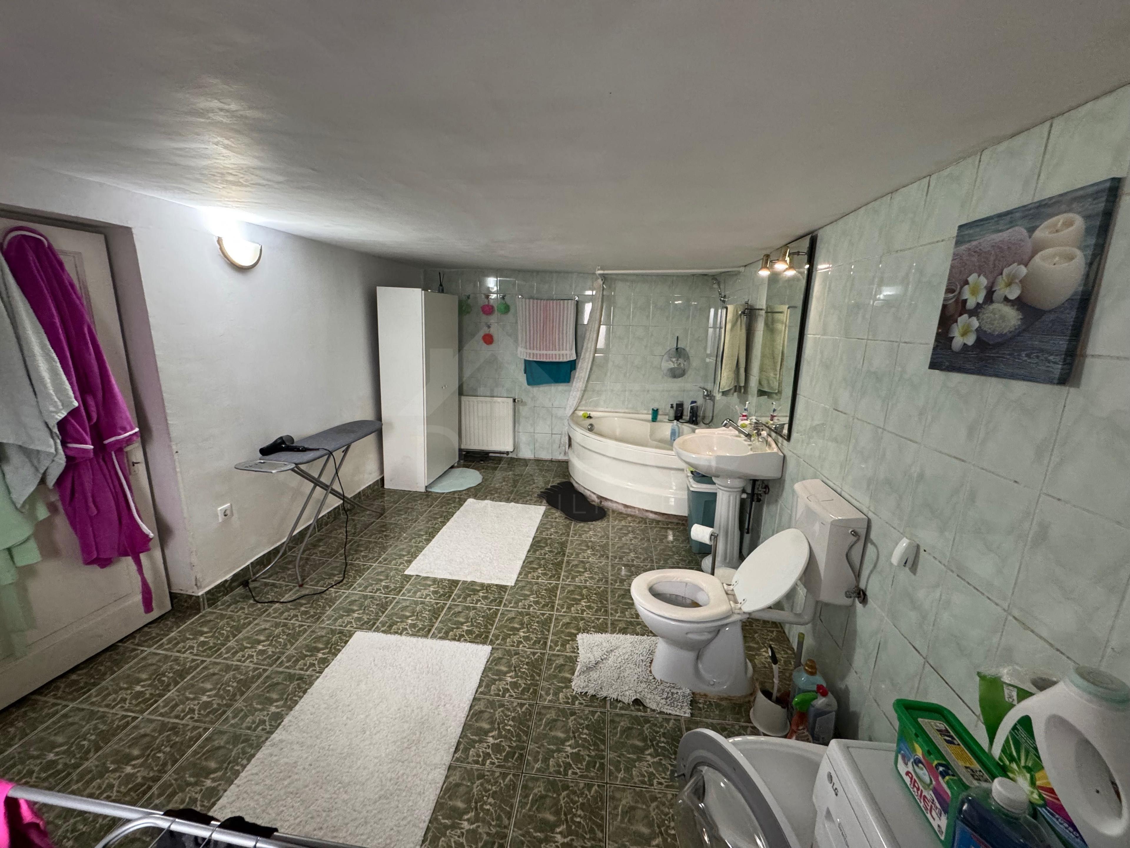 Casă de închiriat în Cerghid, județul Mureș, pentru o familie care caută liniște cu acces rapid spre Tg. Mureș - 3