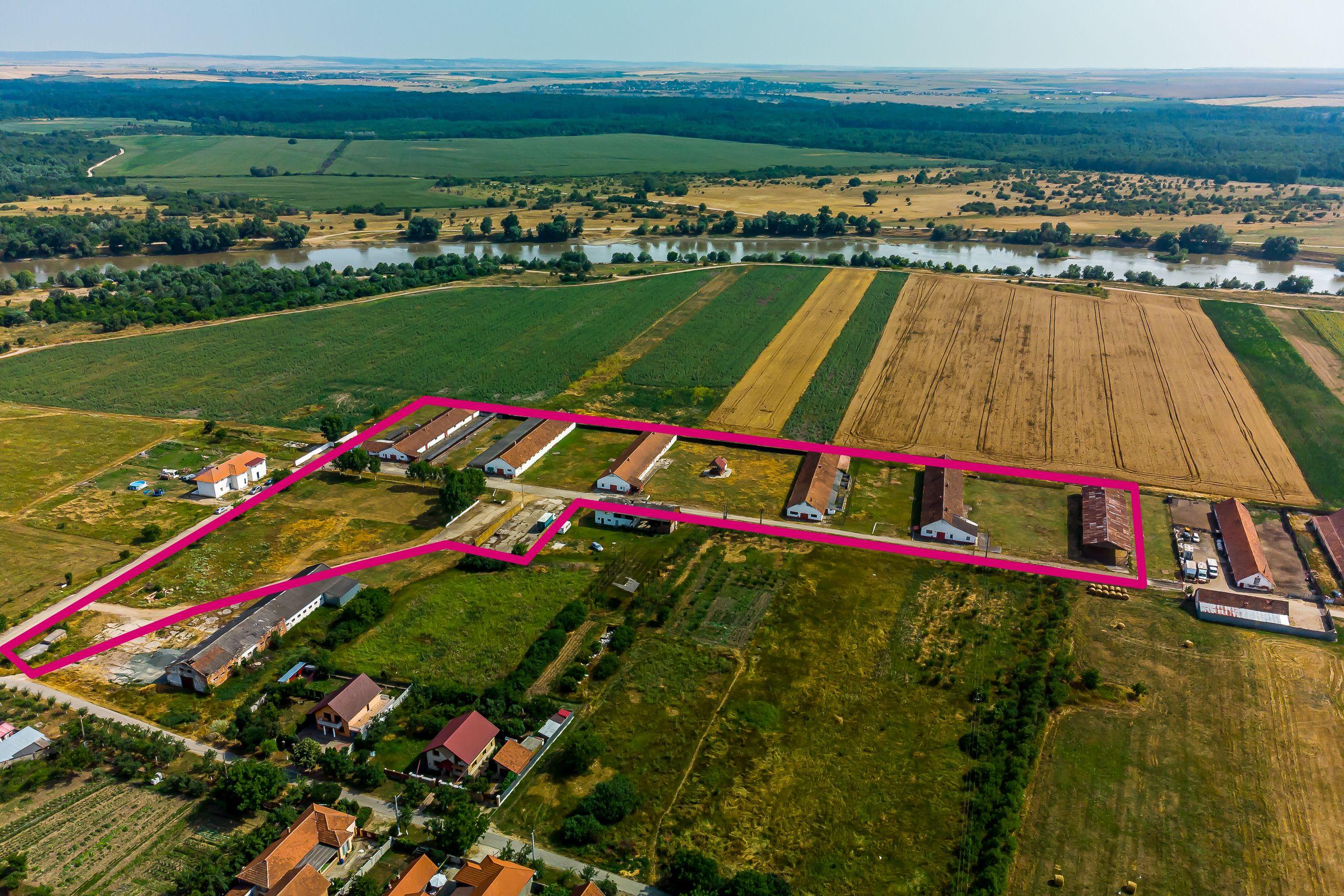 Fermă Mândruloc 2,5 ha - 12