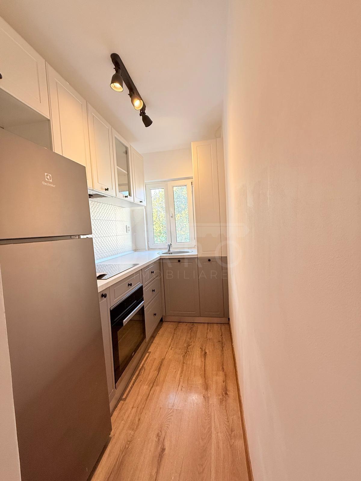 Apartament două camere de vânzare Dâmbu renovat - 2