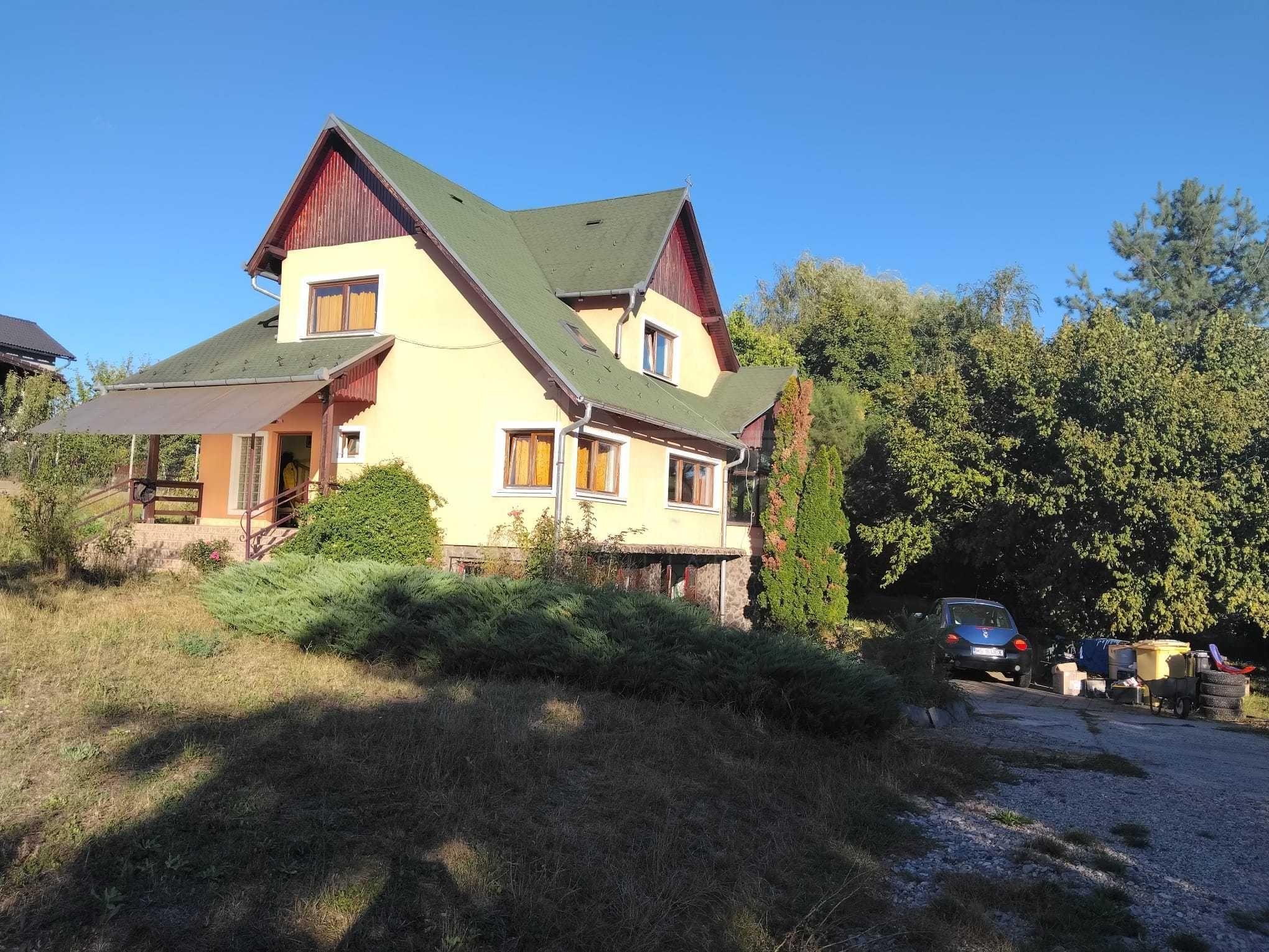 Casa familiala pe 25 de ari de teren - 1