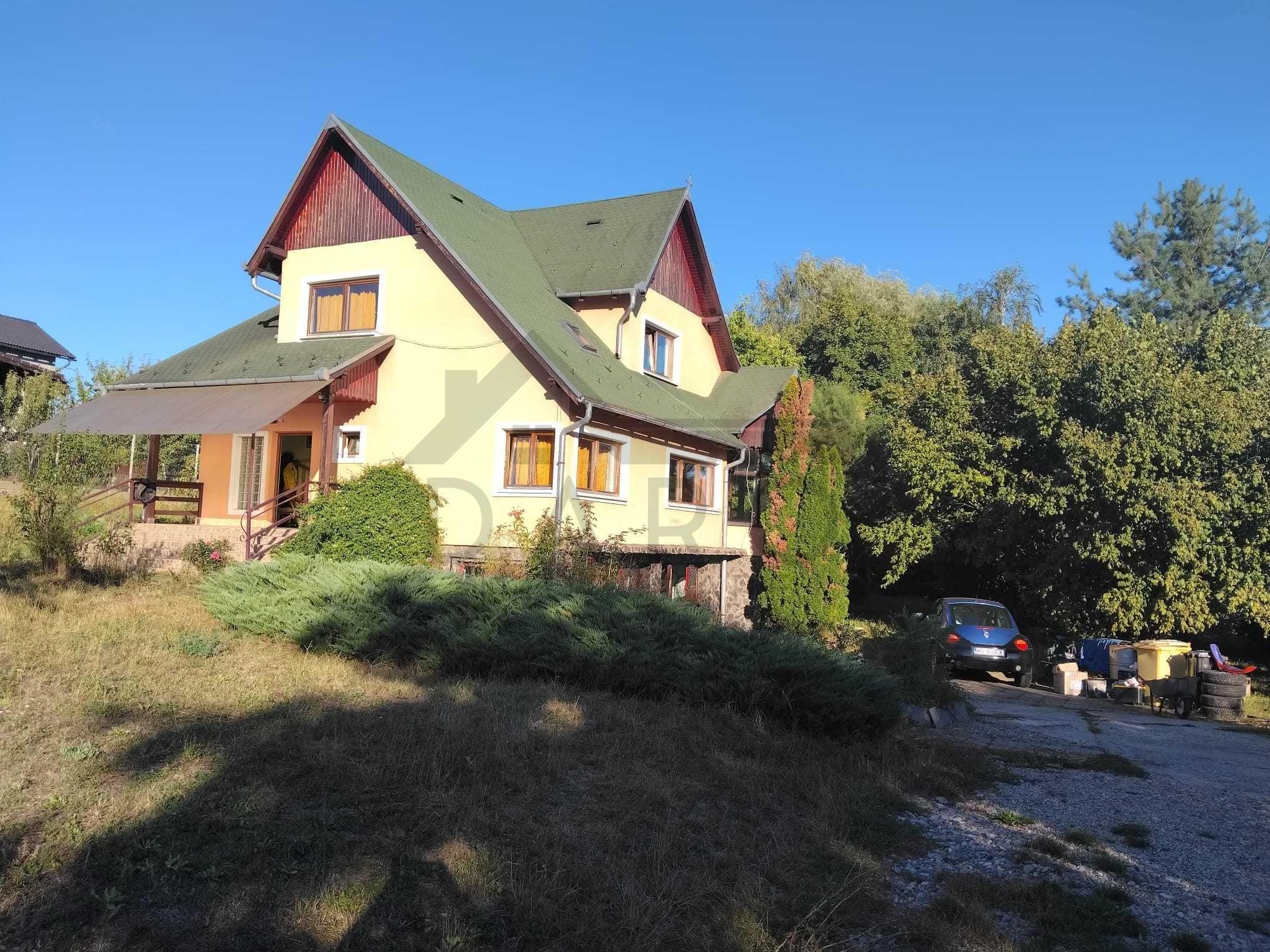 Casa familiala pe 25 de ari de teren - 1