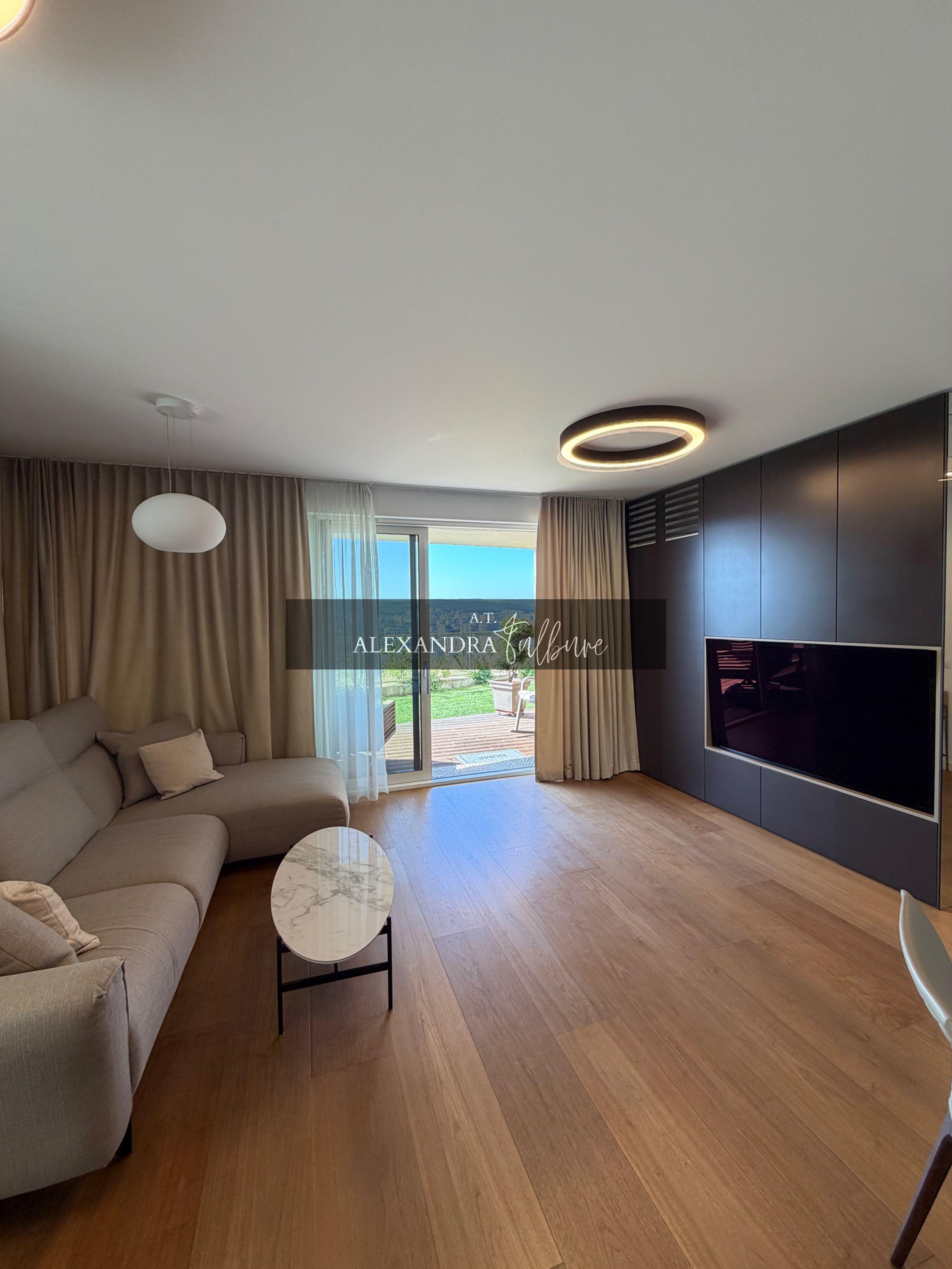 Apartament PREMIUM cu curte, terasă și lift cu acces direct în living - 1