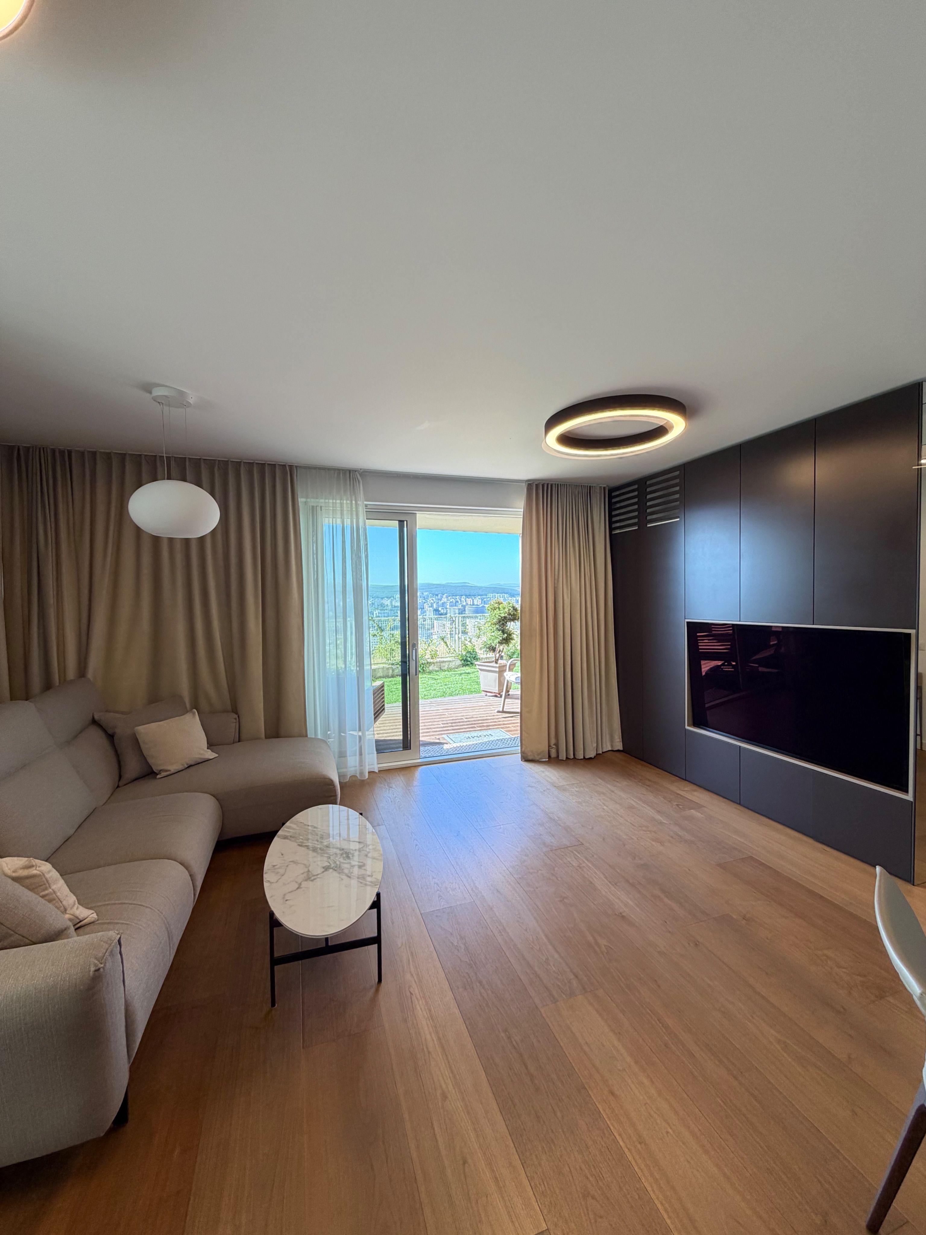 Apartament PREMIUM cu curte, terasă și lift cu acces direct în living - 1