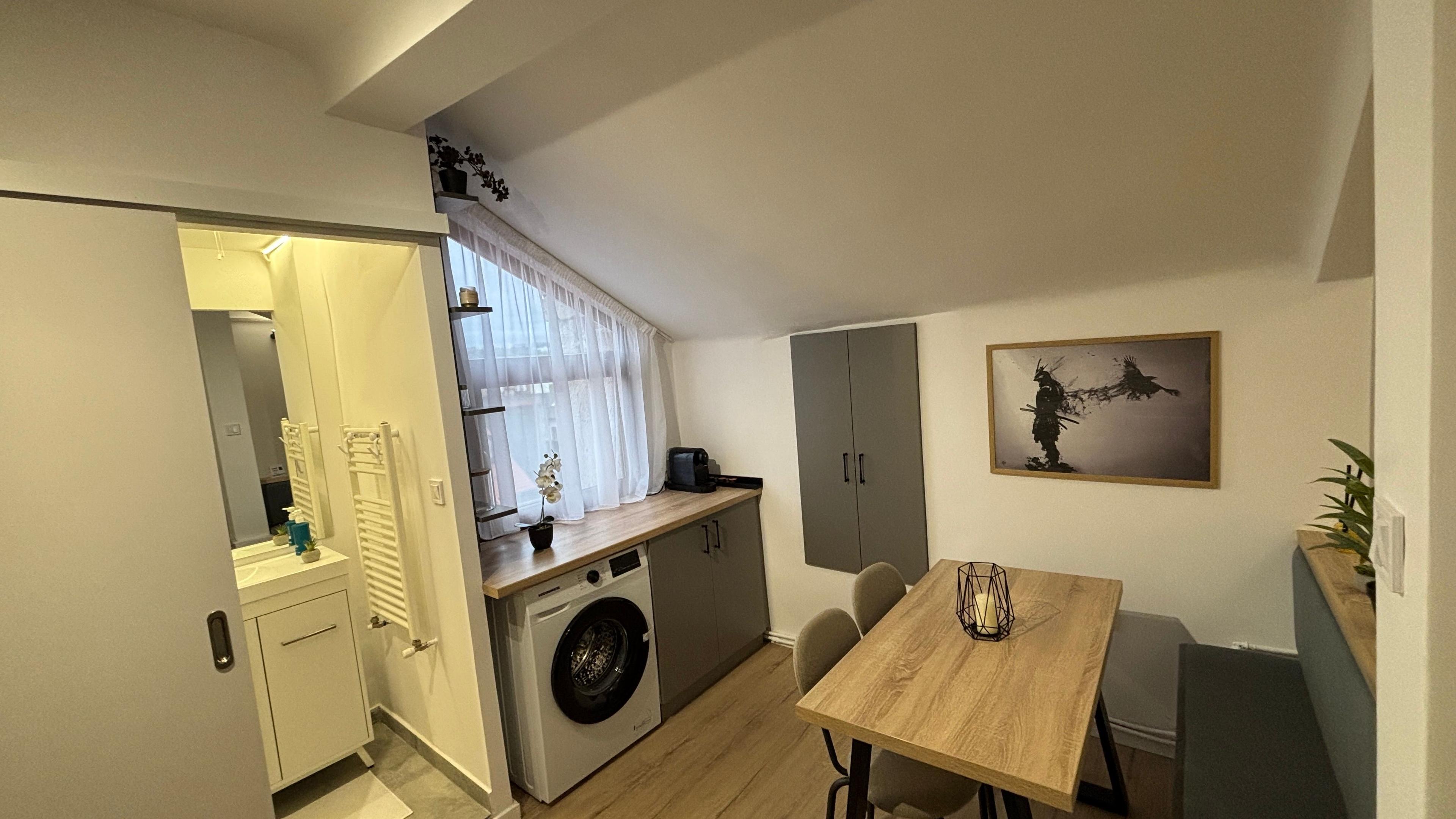 Apartament ultracentral de 41 mp utili, în imobil istoric – Str. Regel - 6