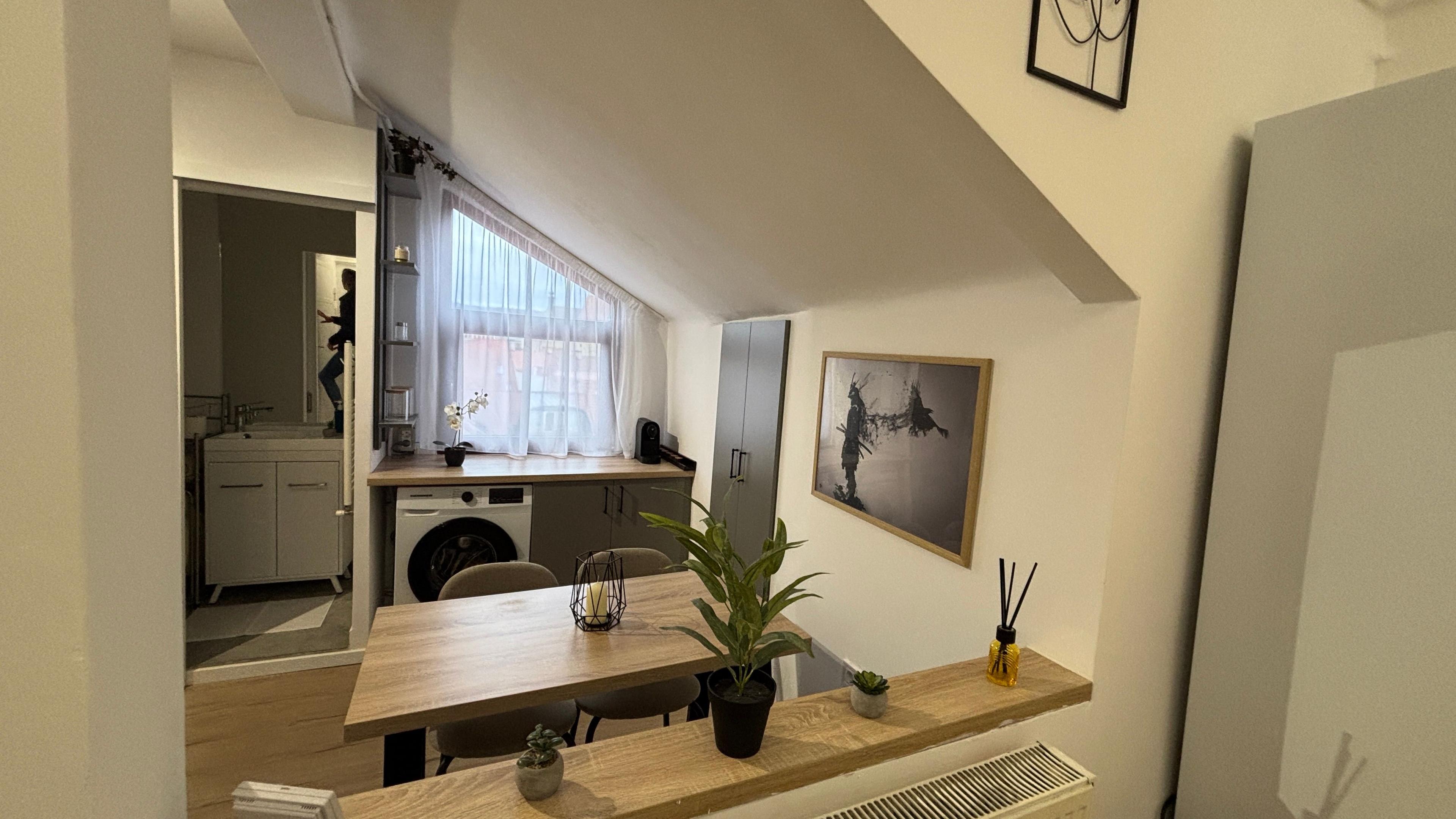 Apartament ultracentral de 41 mp utili, în imobil istoric – Str. Regel - 4
