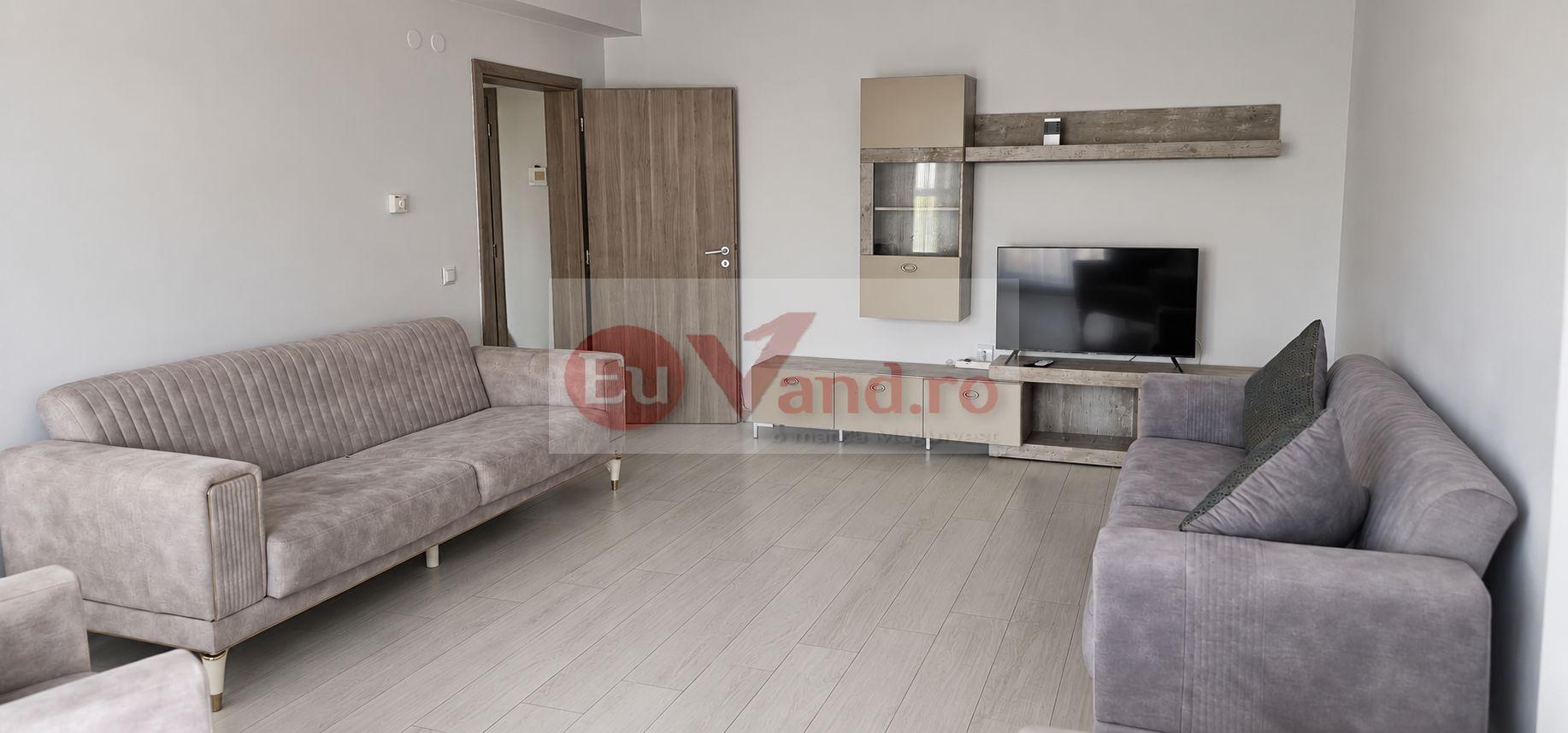 Apartament cu 3 camere - str. Domneasca, ultracentral, bloc nou - 700 euro - 2