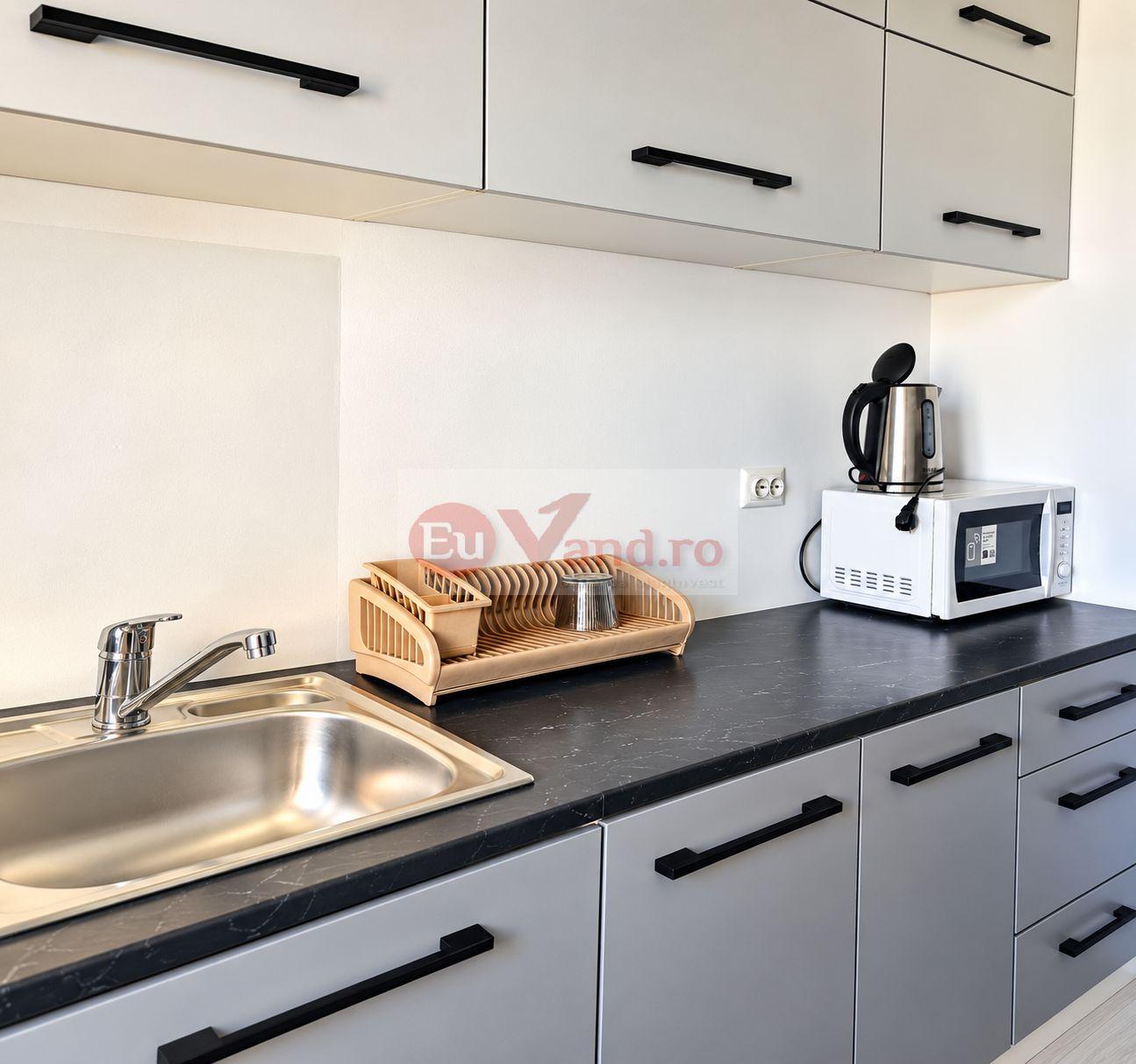 Apartament cu 3 camere - str. Domneasca, ultracentral, bloc nou - 700 euro - 9