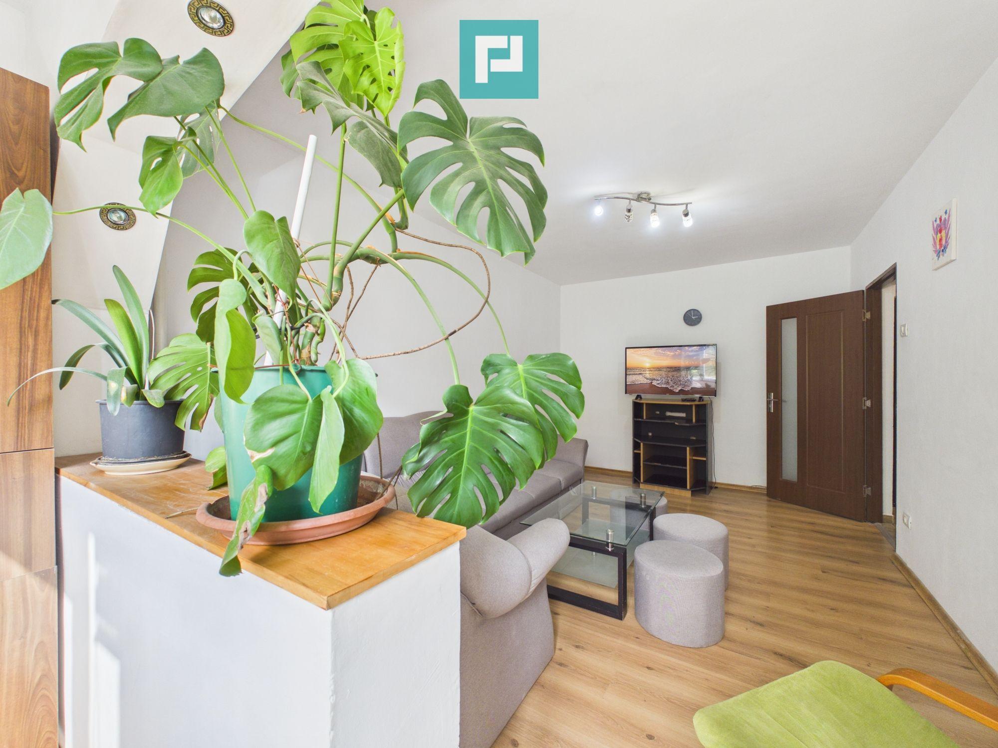 APARTAMENT 3 CAMERE, DECOMANDAT, ZONA VLAICU - 2