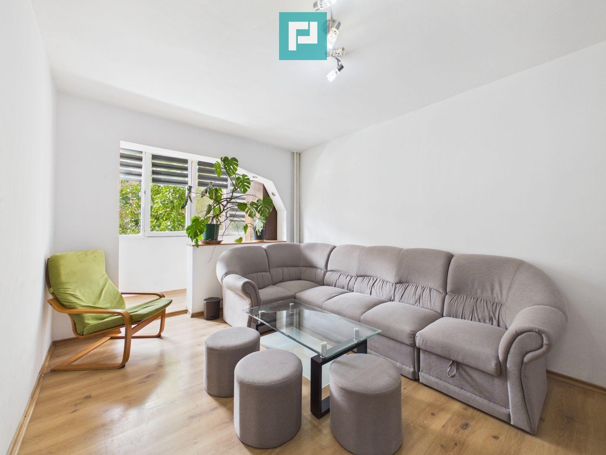 APARTAMENT 3 CAMERE, DECOMANDAT, ZONA VLAICU - 1