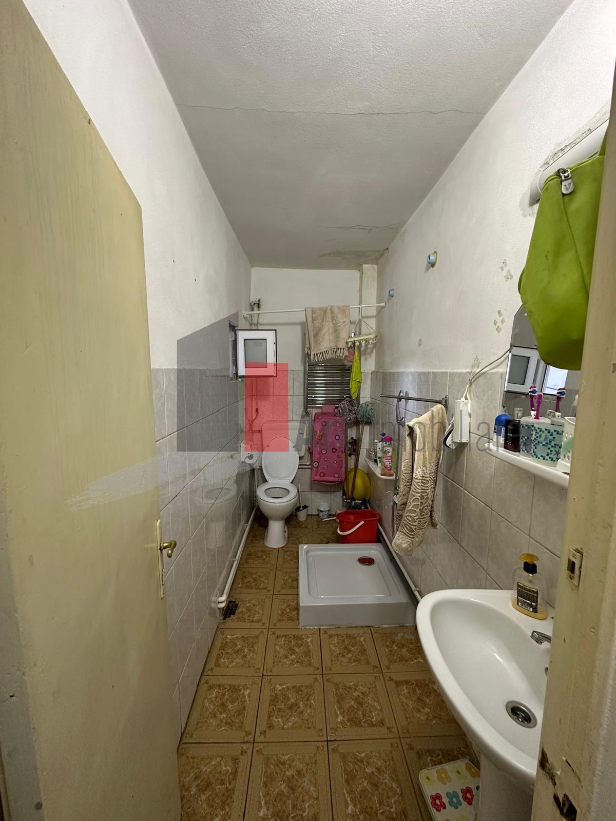 Apartament in casa zona 13 septembrie - 7