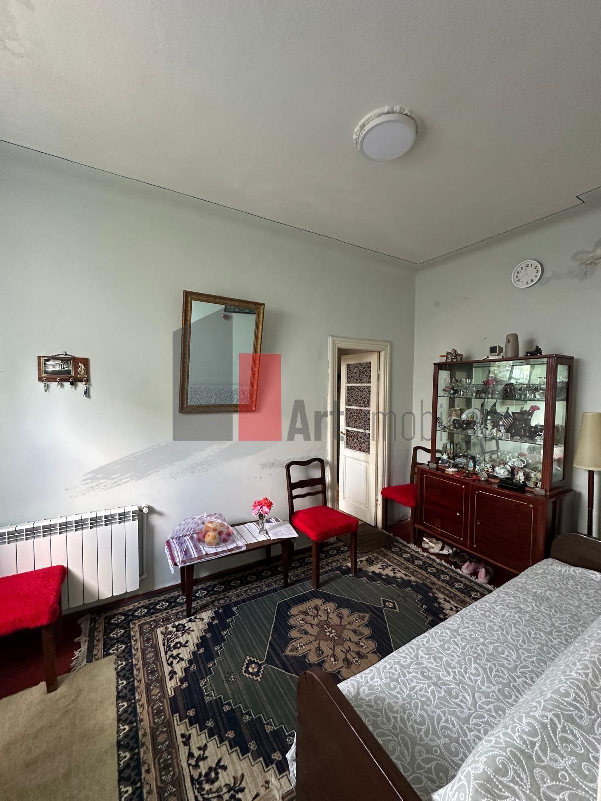 Apartament in casa zona 13 septembrie - 4