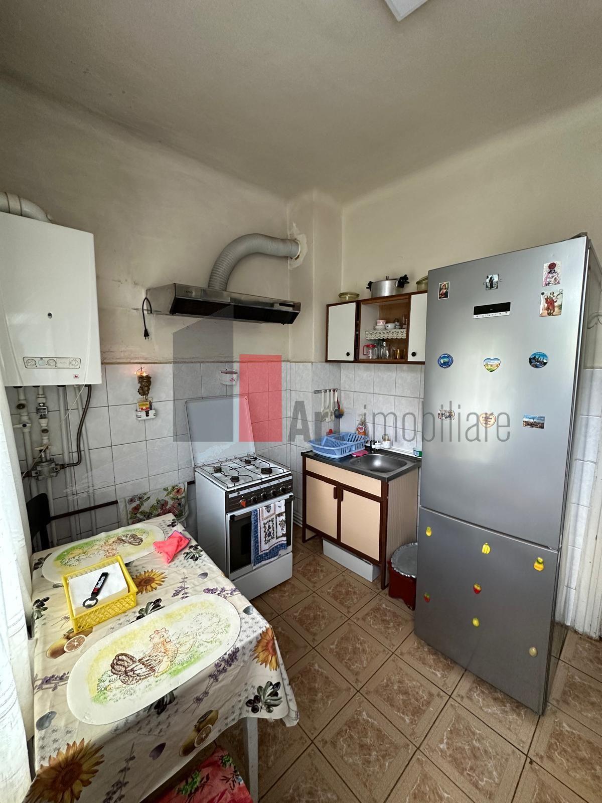 Apartament in casa zona 13 septembrie - 9